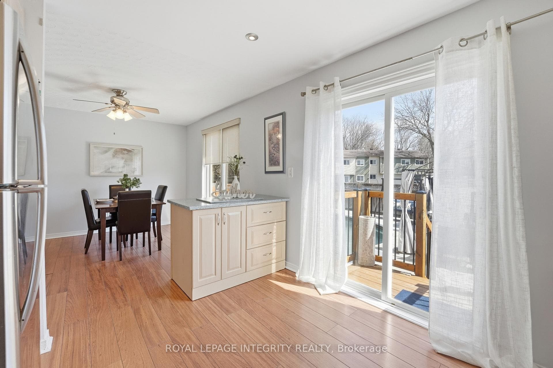776 Vinette Crescent photo 13