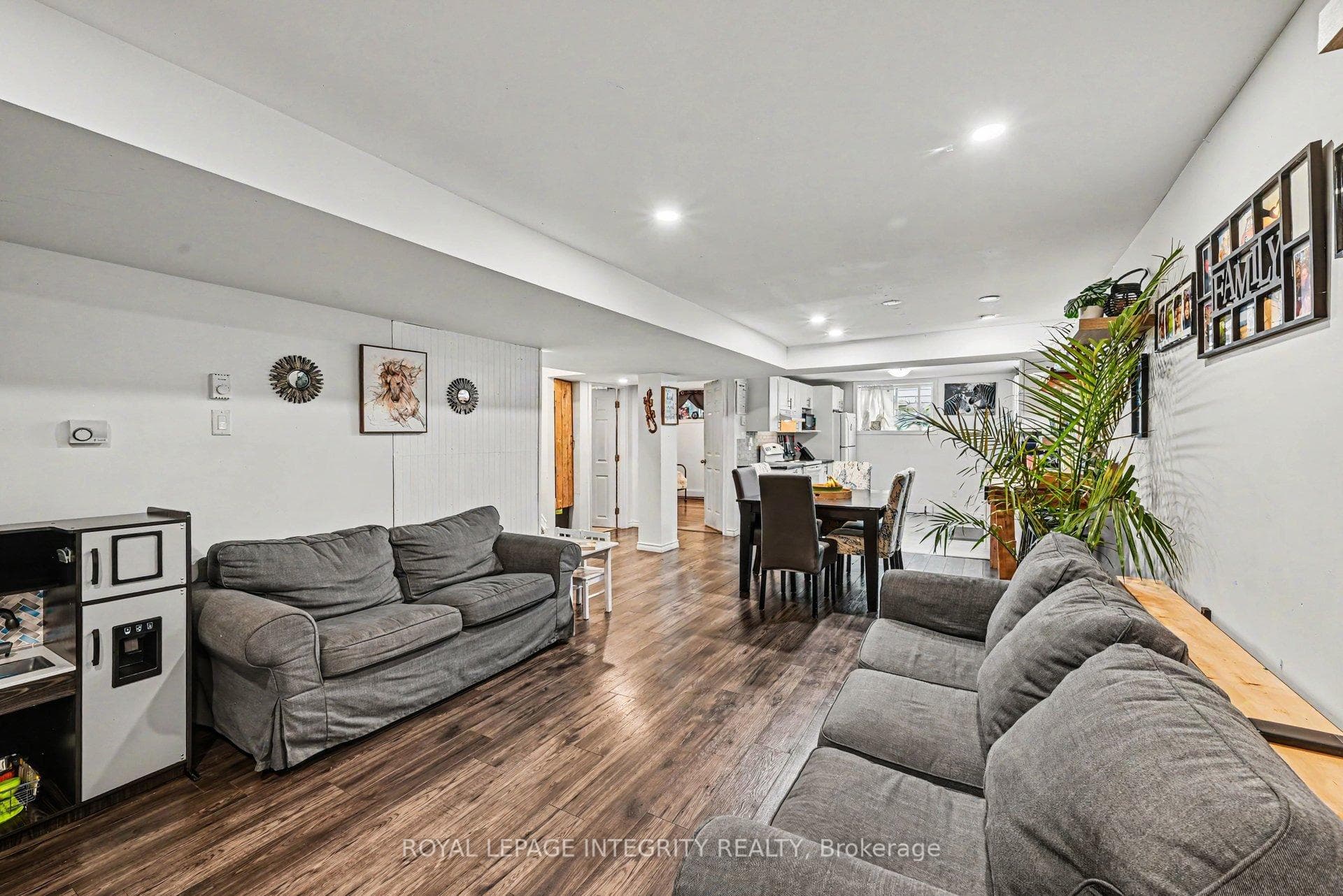 104 Viewmount Drive photo 16