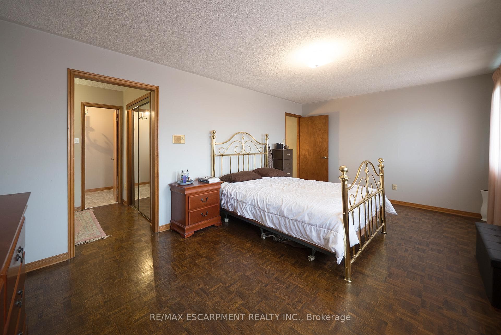 2057 Wincanton Crescent photo 21
