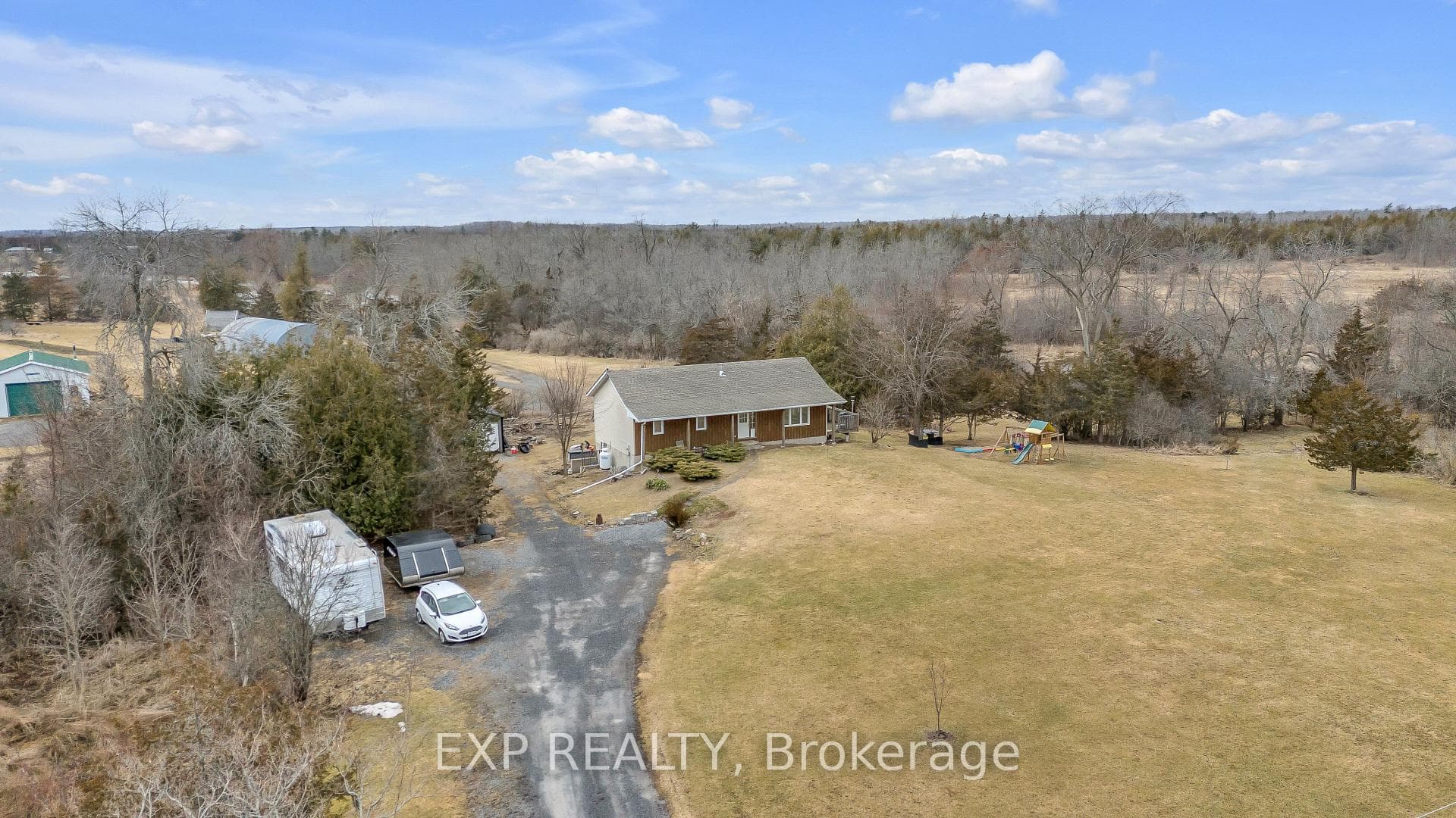 728 Chatterson Road photo 32