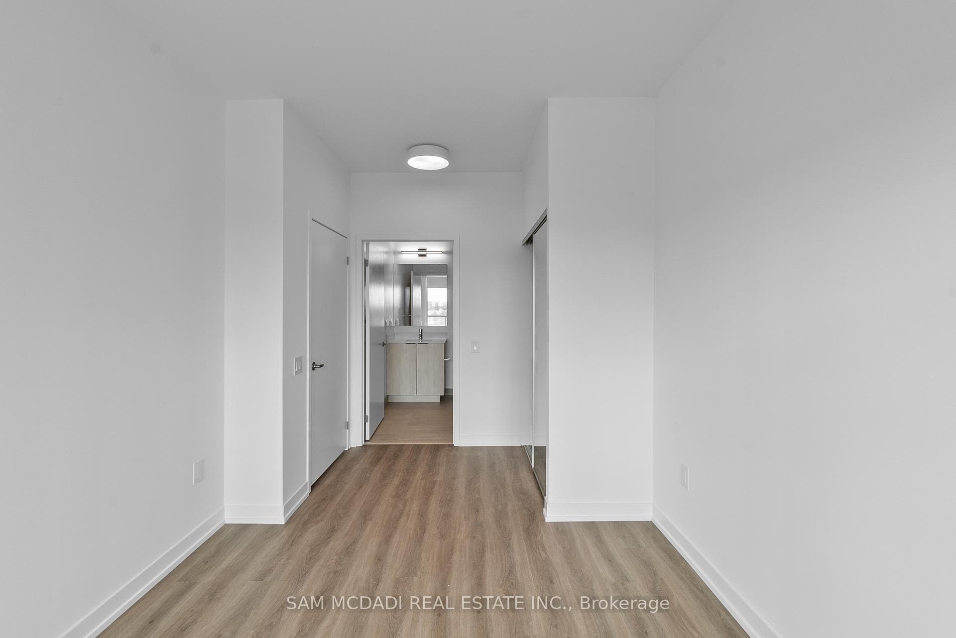 2485 Eglinton Avenue Unit 524 photo 18