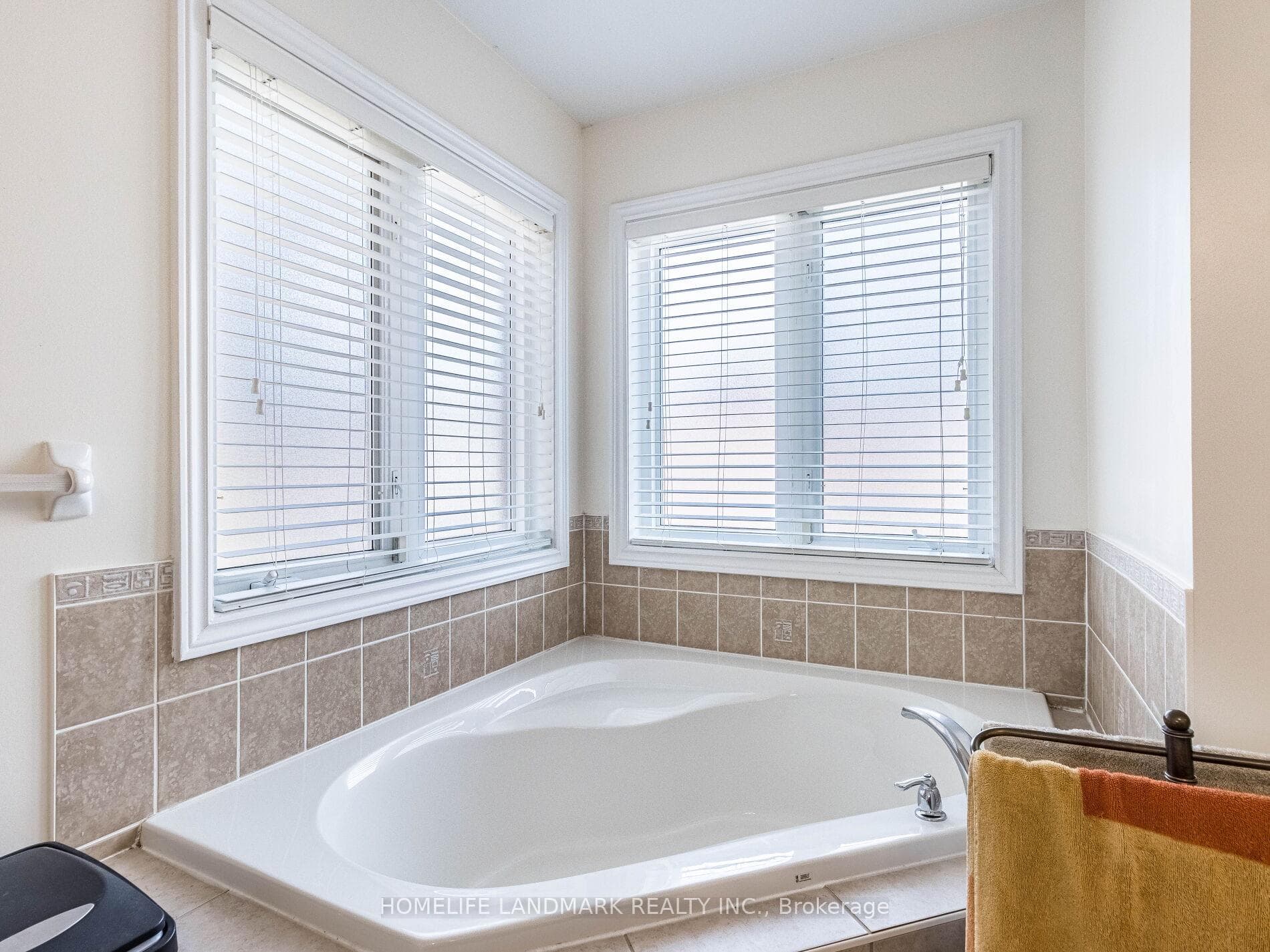 52 Hardgate Crescent photo 23