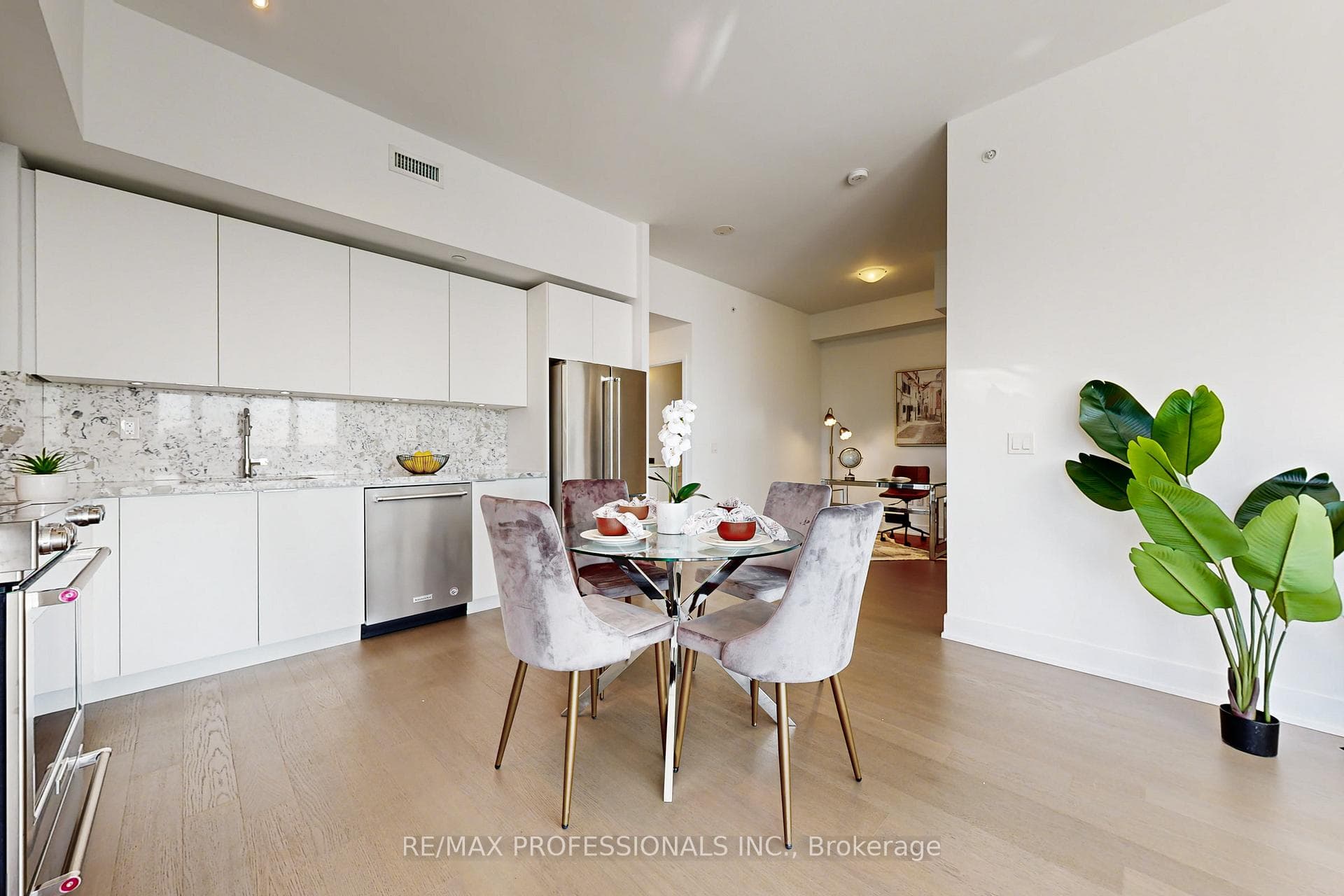 30 Shore Breeze Drive Unit 825 photo 14