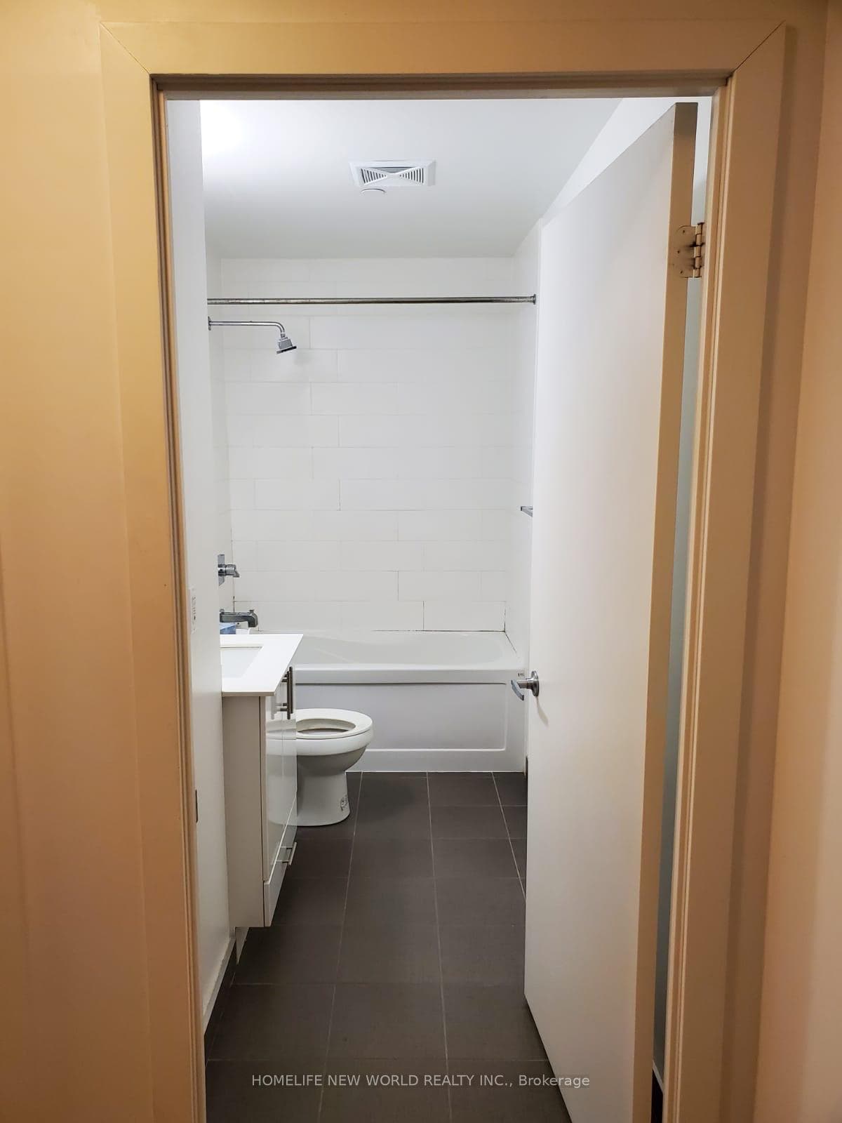 225 Sackville Street Unit 1502 photo 9