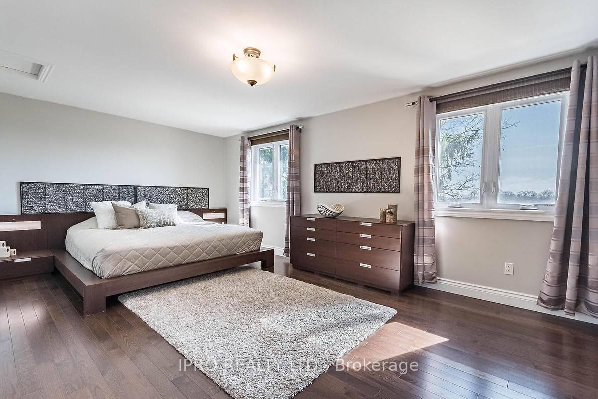 1478 Credit Woodlands Court photo 17