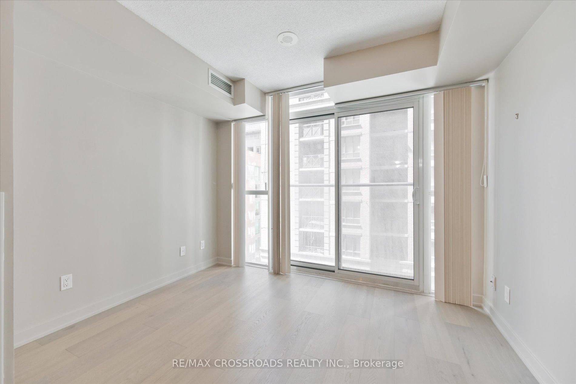 126 Simcoe Street Unit 506 photo 14