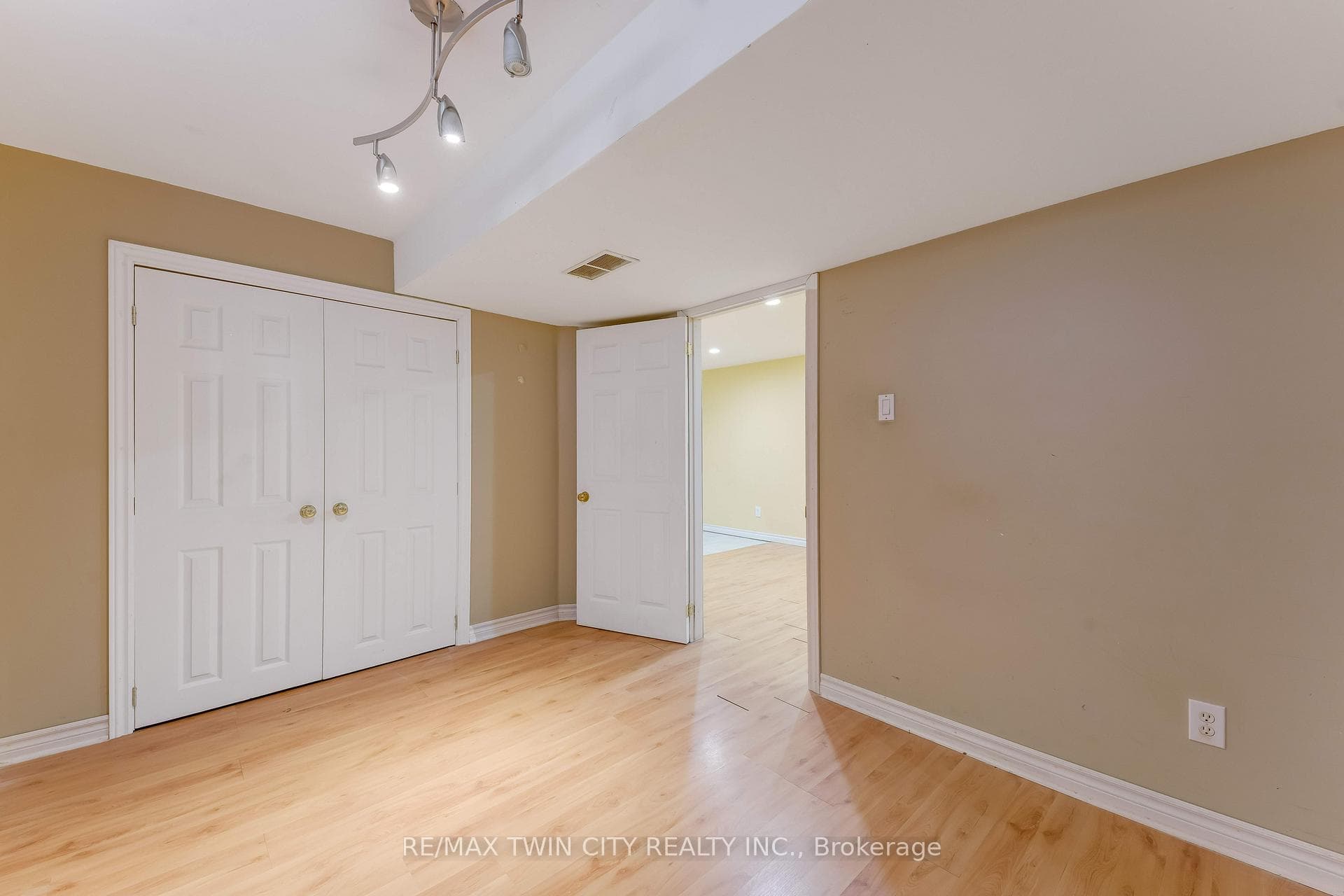 213 Grey Fox Drive photo 33