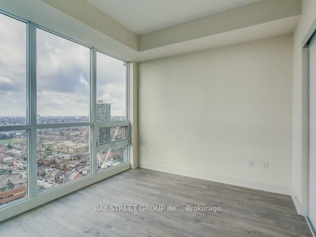 30 Roehampton Avenue Unit 2504 photo 7