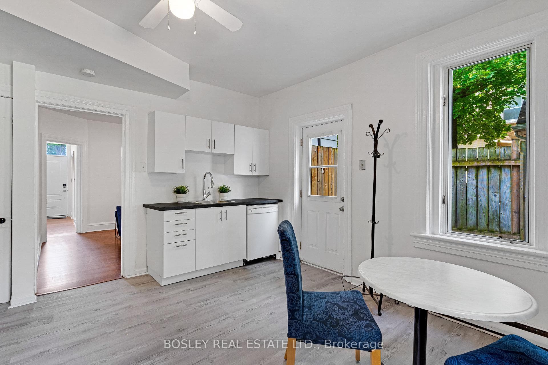 156 St. Andrews Street photo 18