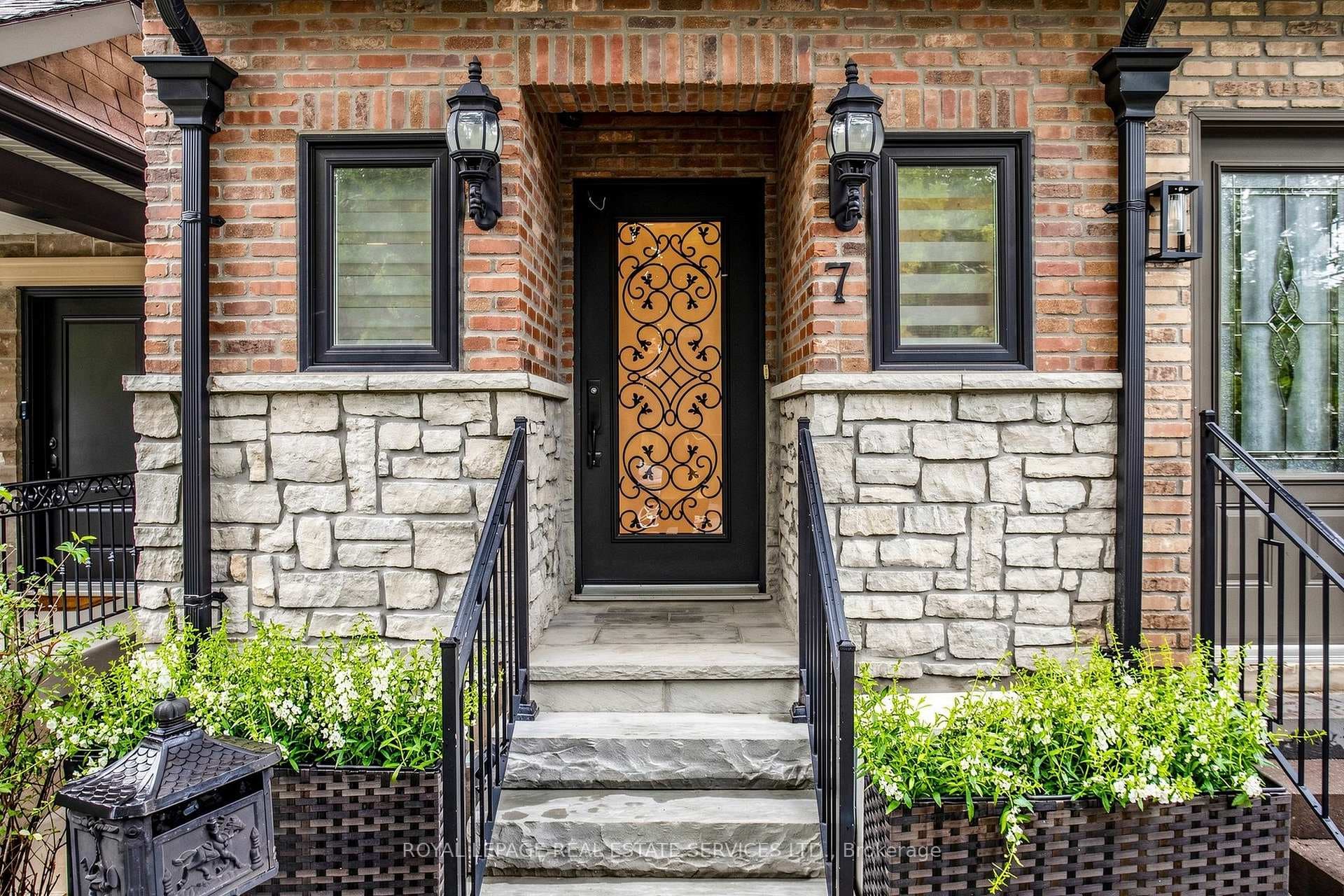 7 Sellers Avenue photo 3