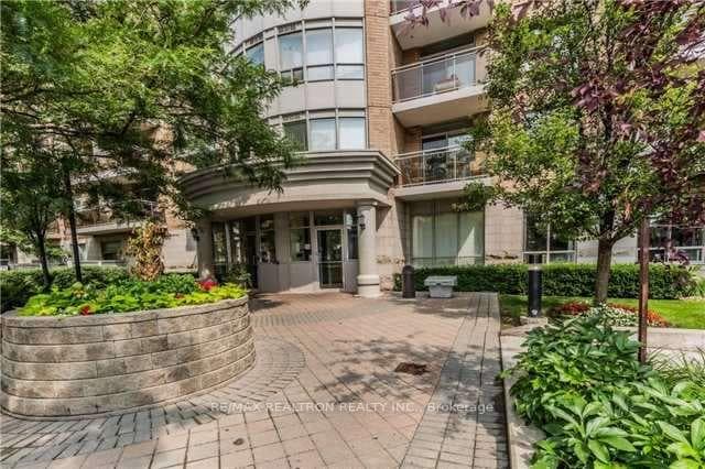 650 Lawrence Avenue Unit Ph01 photo 2