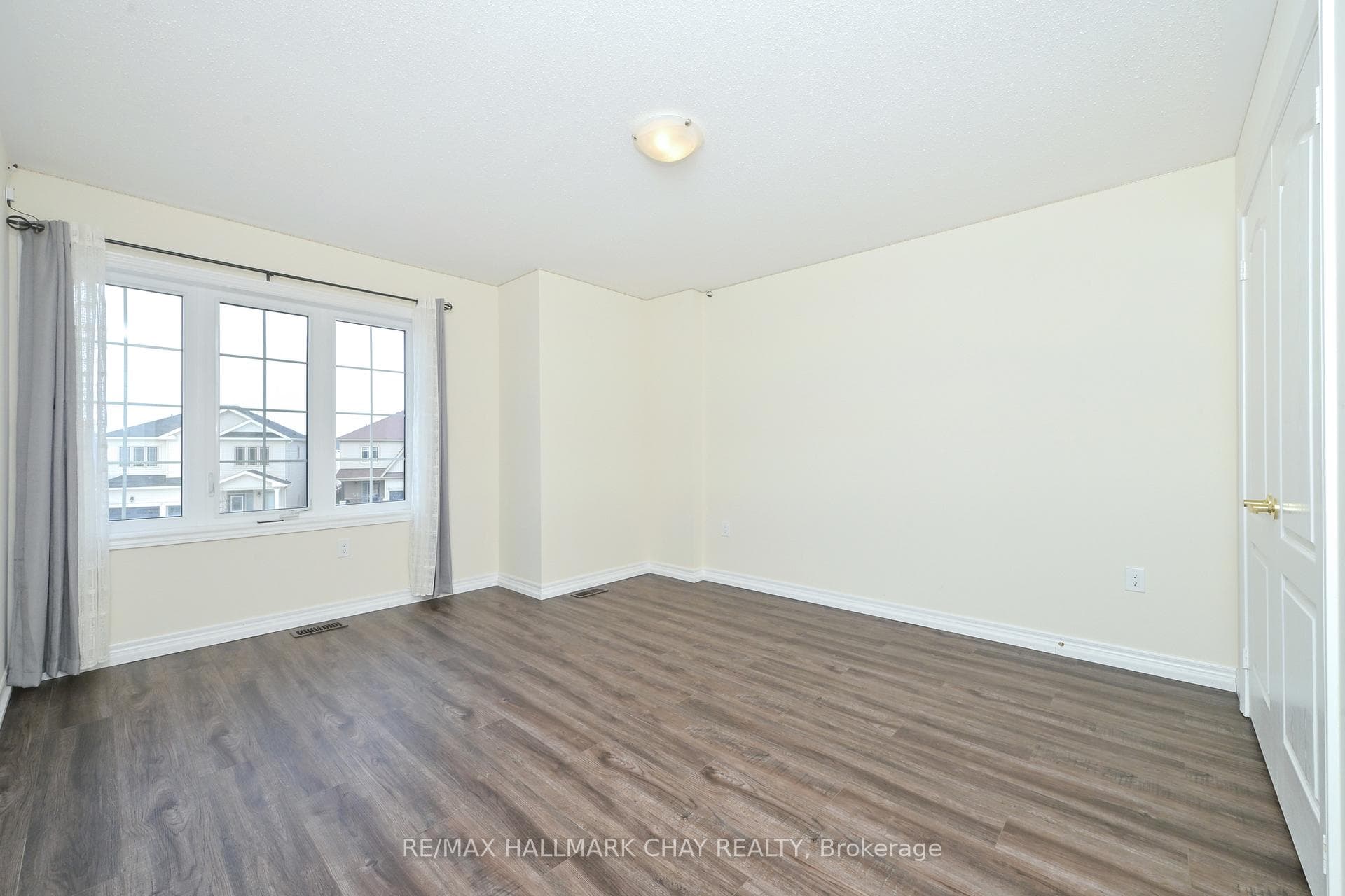 25 Mandley Street photo 20
