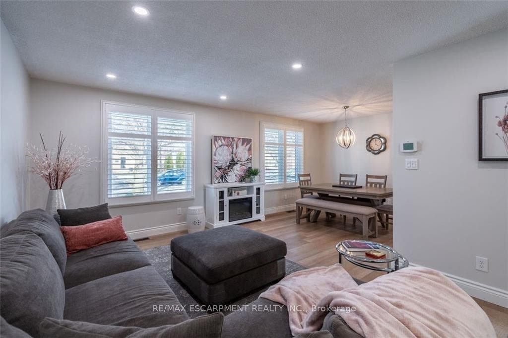 107 Elma Street photo 7