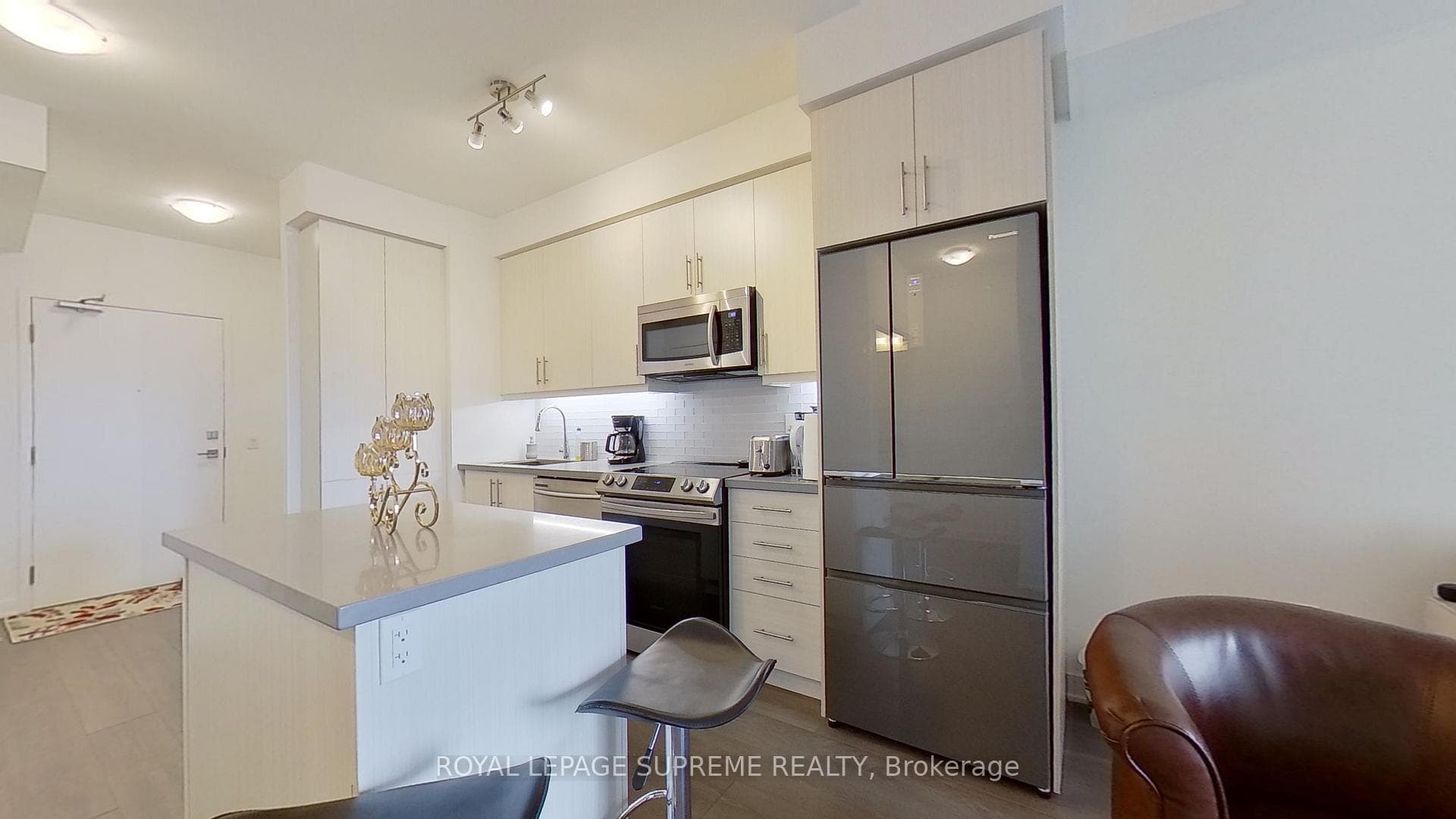 75 Oneida Crescent Unit 1402 photo 7