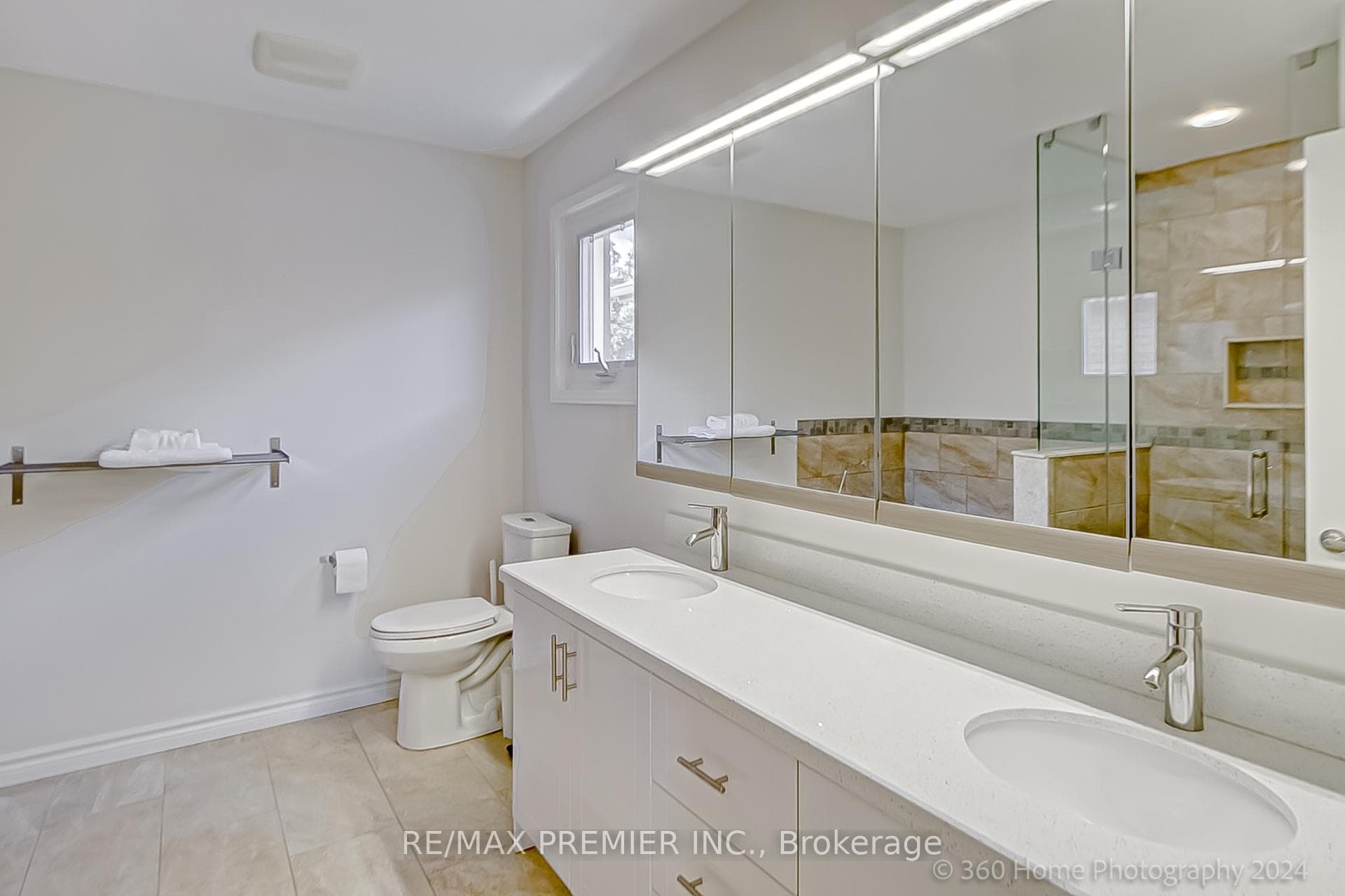 1439 Emerson Lane photo 17