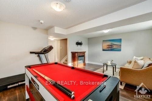 2358 MARBLE Crescent photo 16