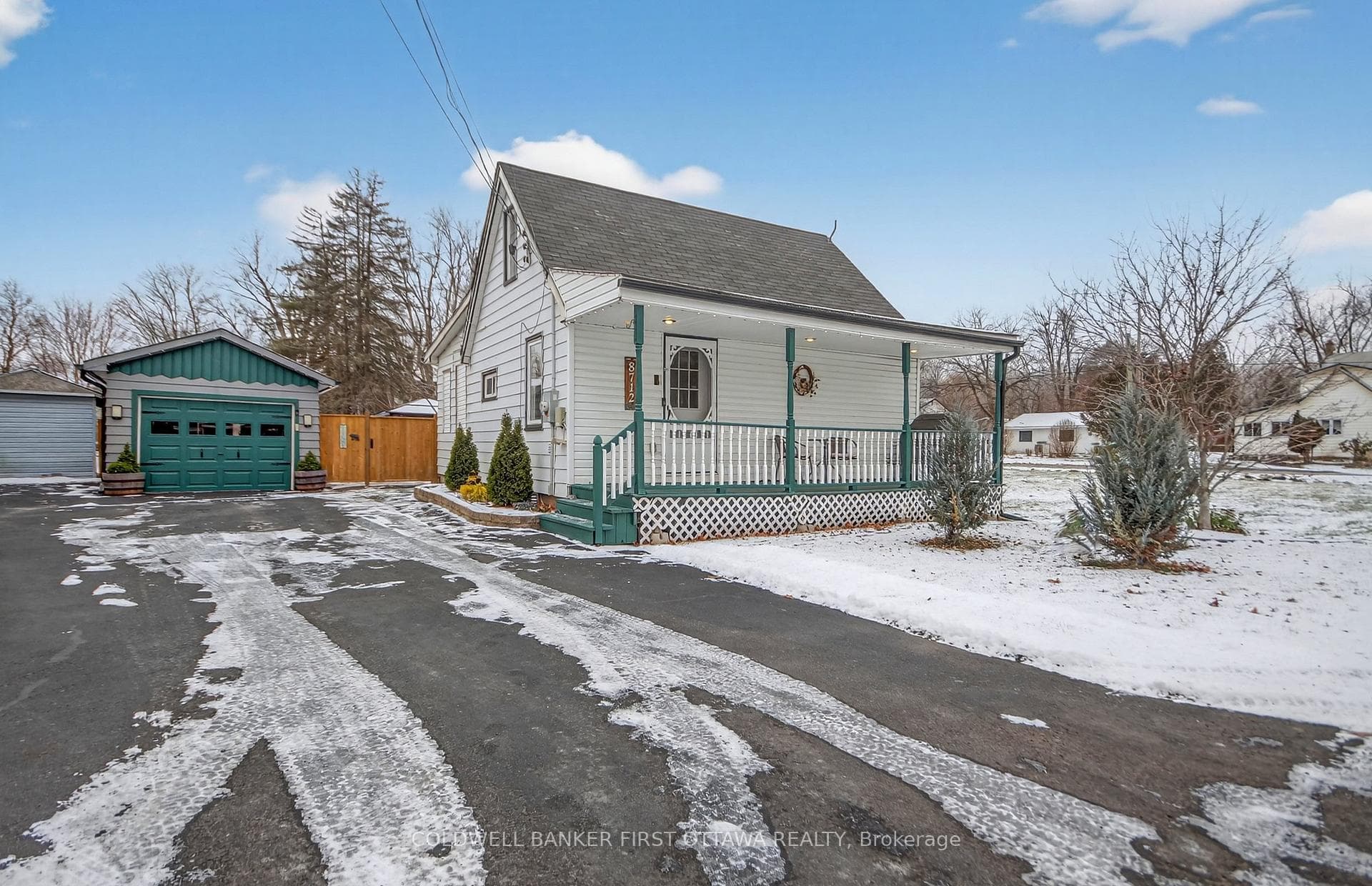 8712 Bank Street photo 1
