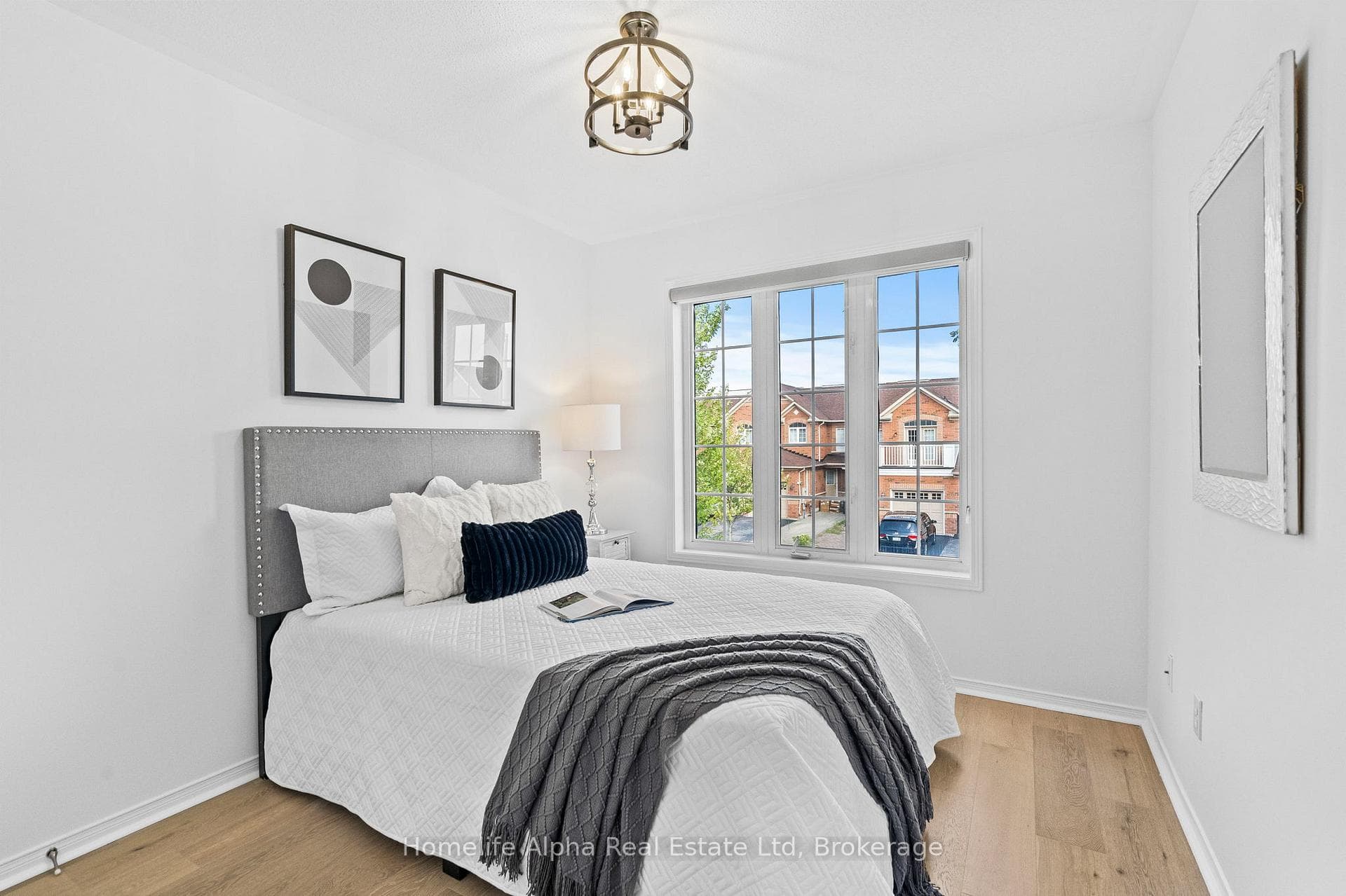 10 Bon Echo Court photo 17