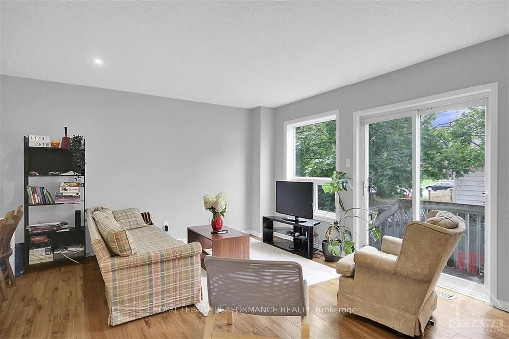 1563 FISHER Avenue Unit 1 photo 4