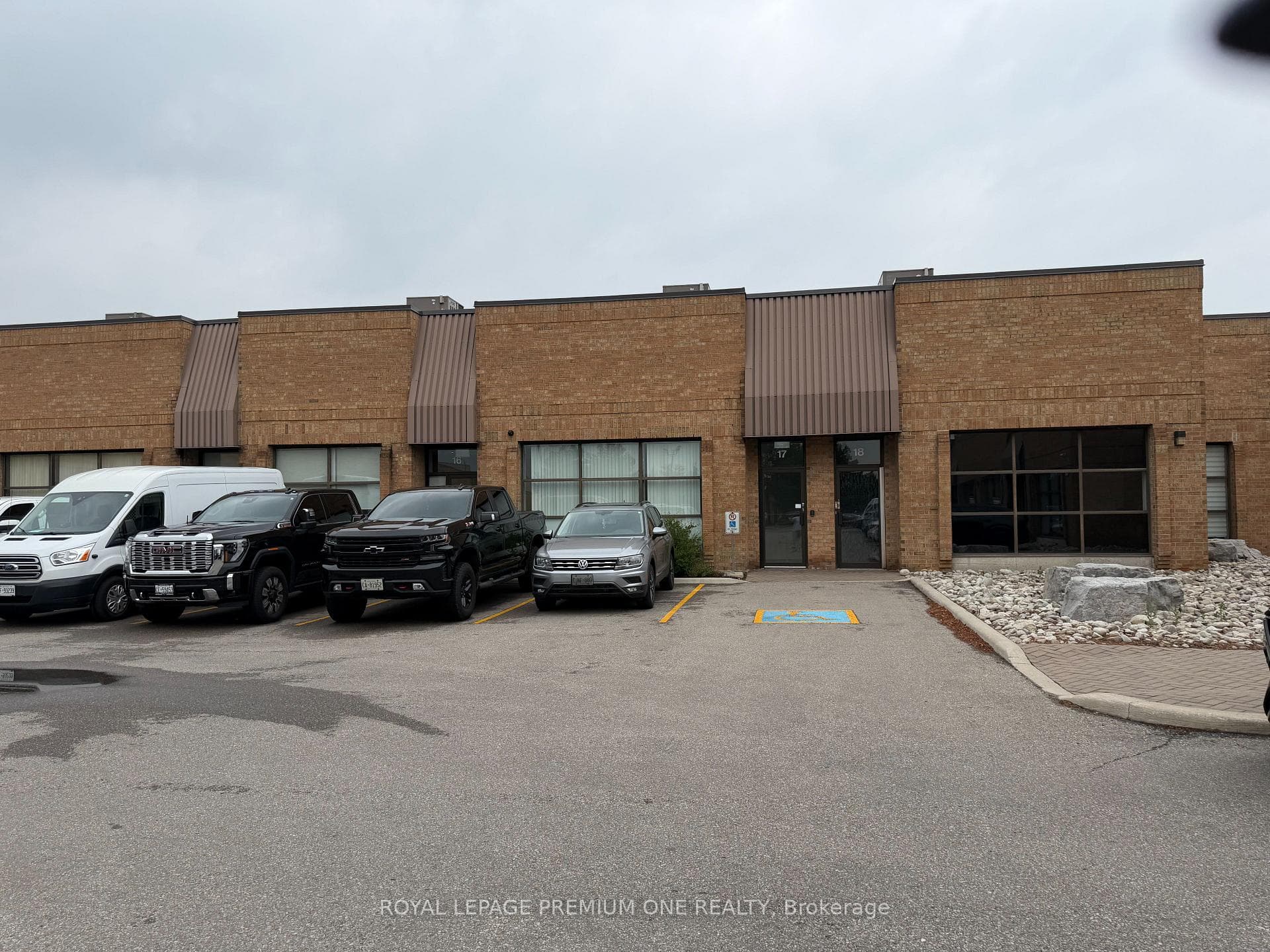71 Marycroft Avenue Unit 17 photo 1