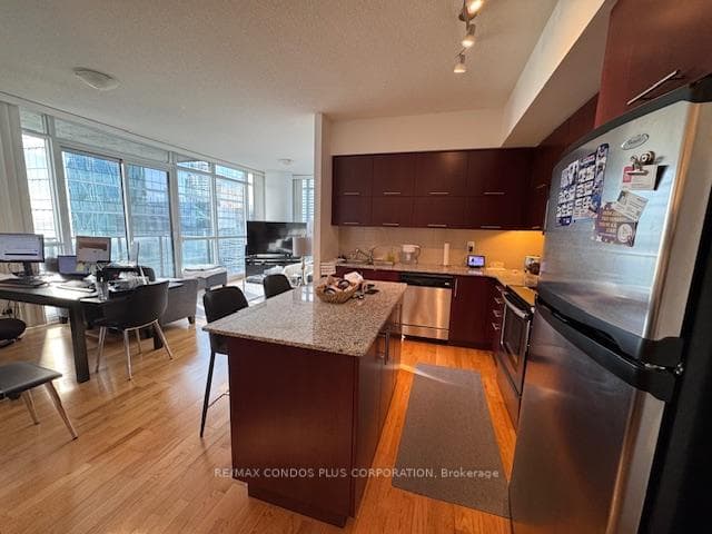 55 Bremner Boulevard Unit 3901 photo 5