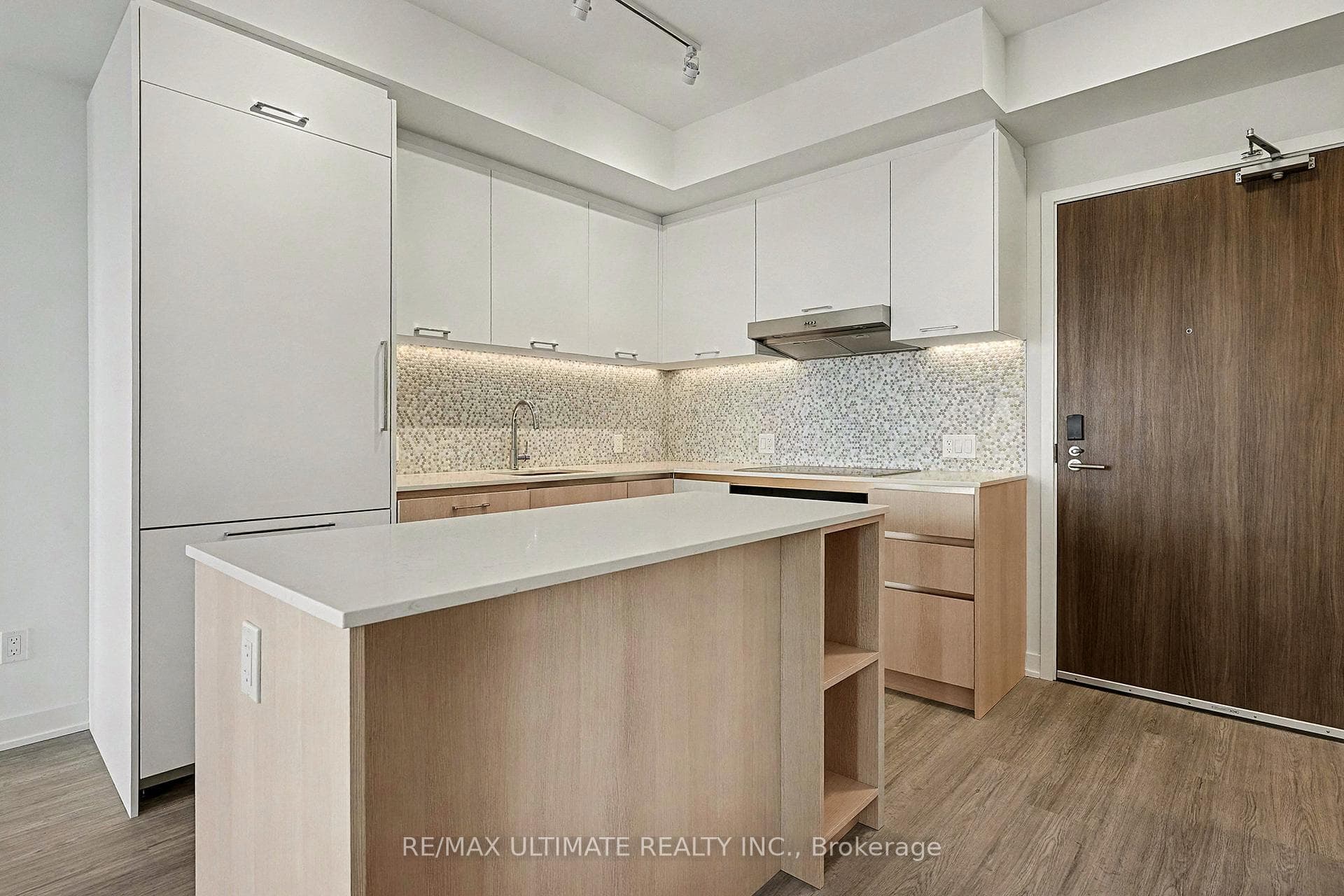 8188 Yonge Street Unit 727 photo 9