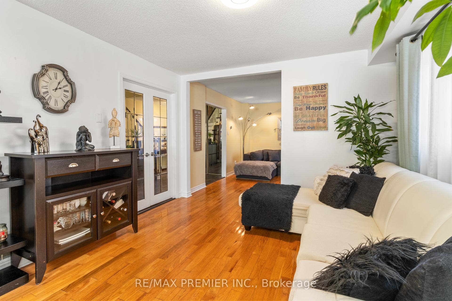 26 Ecclestone Drive photo 10