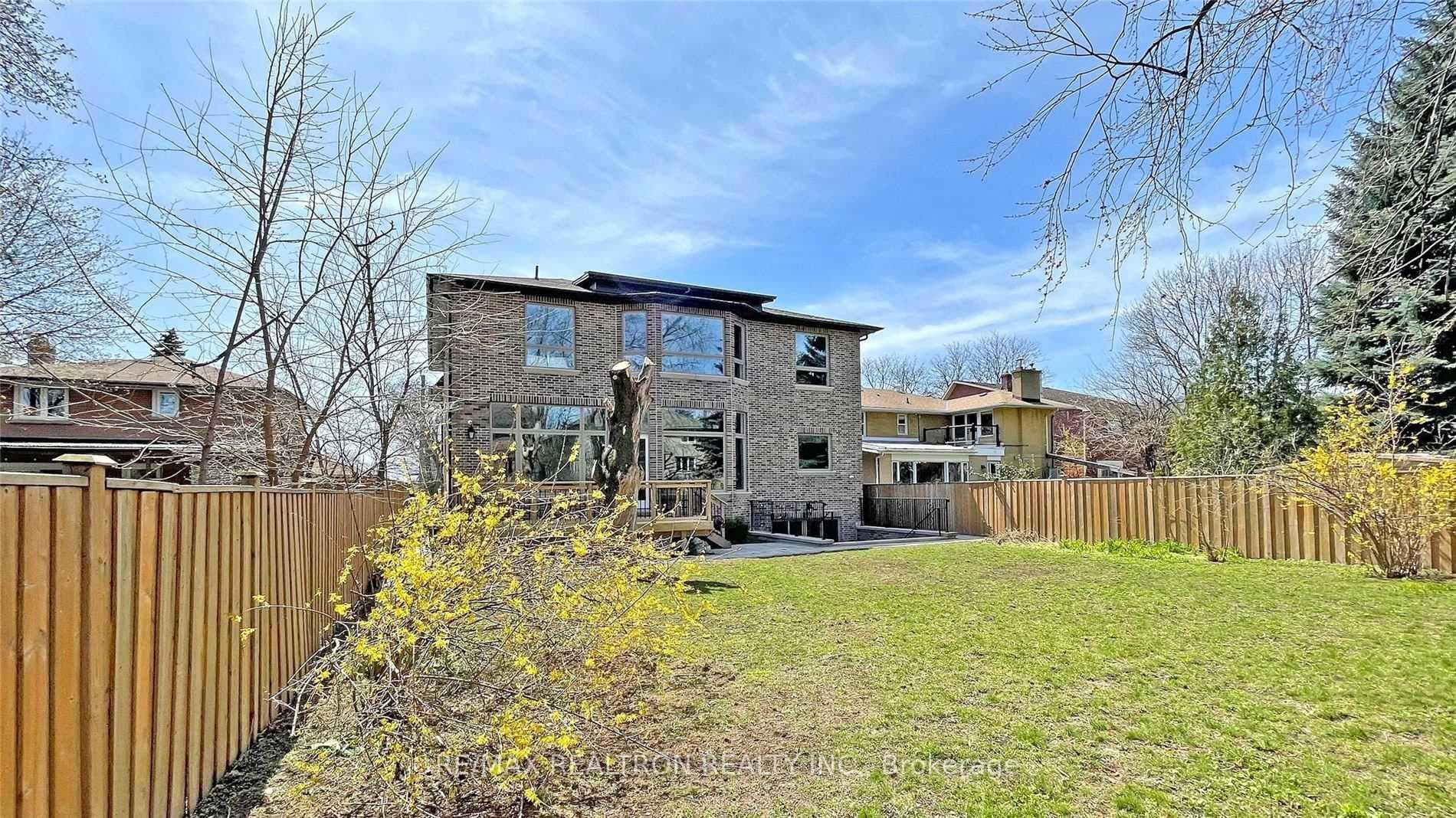 264 Dunforest Avenue photo 39