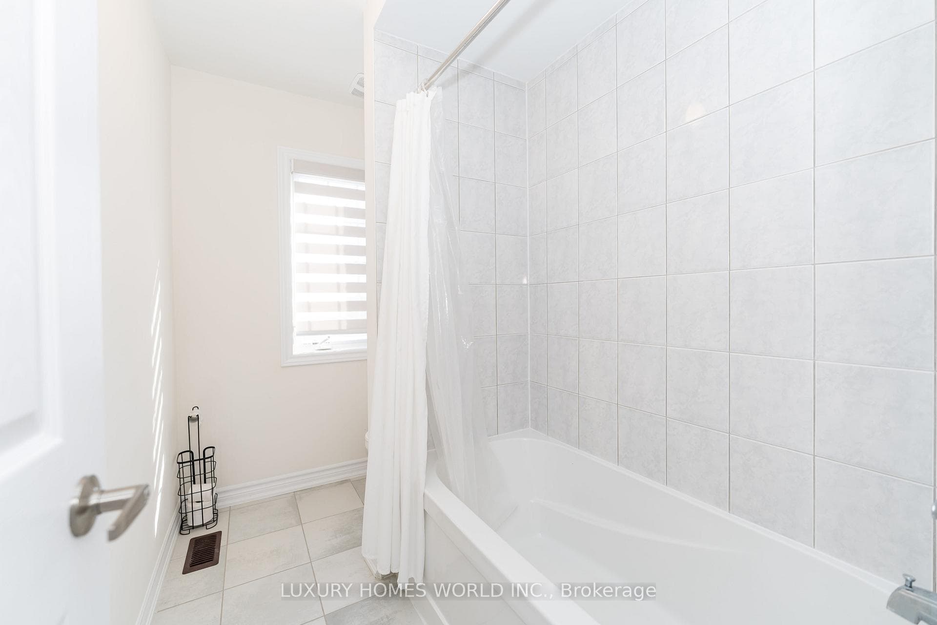 273 Fleetwood Drive photo 24