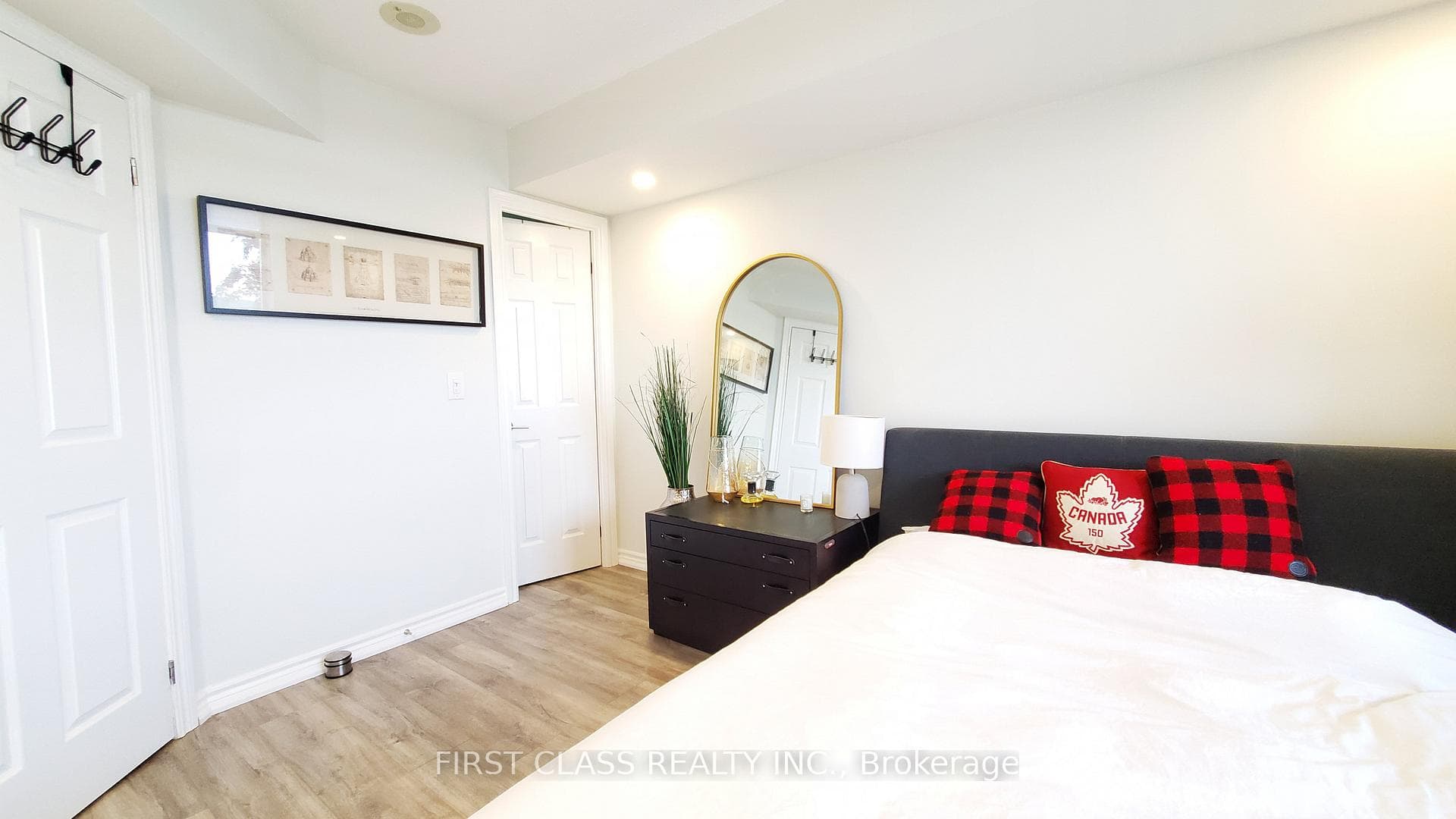 130 Pond Drive Unit 802 photo 16