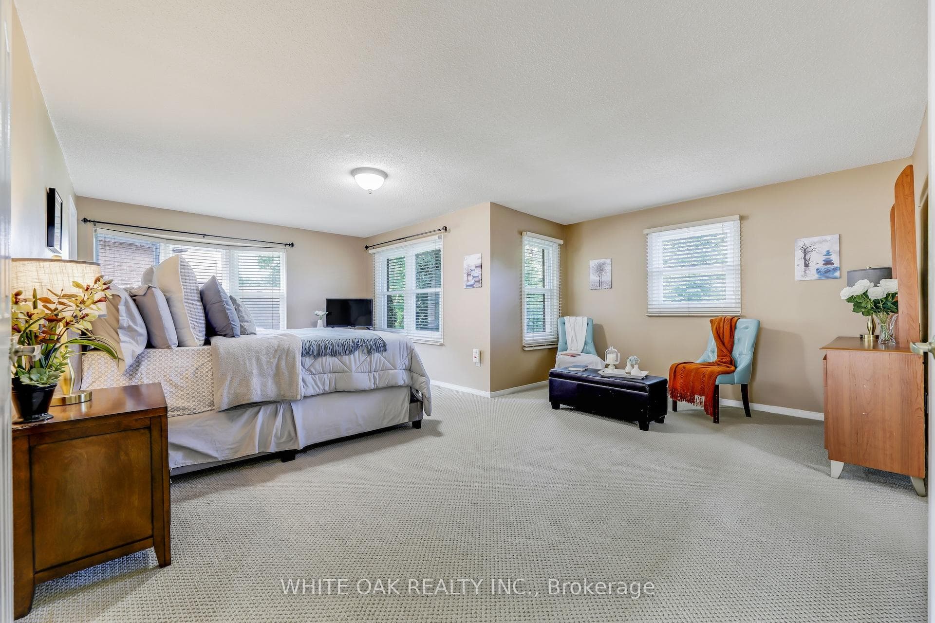 10 Radford Drive photo 16
