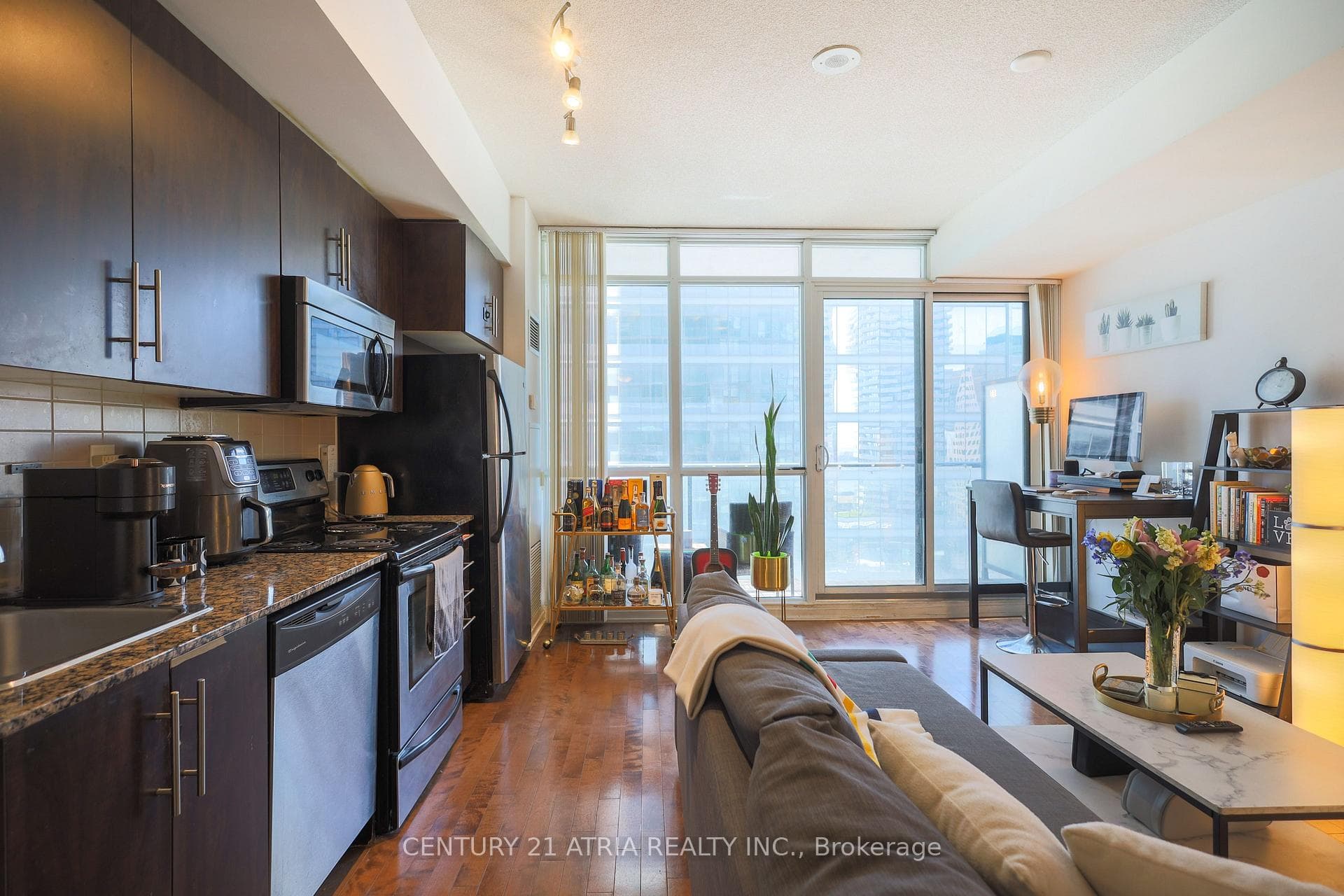 65 Bremner Boulevard Unit 1706 photo 2
