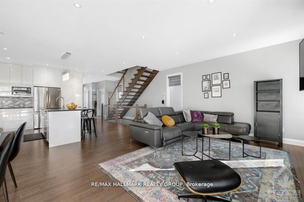 250 Richardson Avenue photo 16