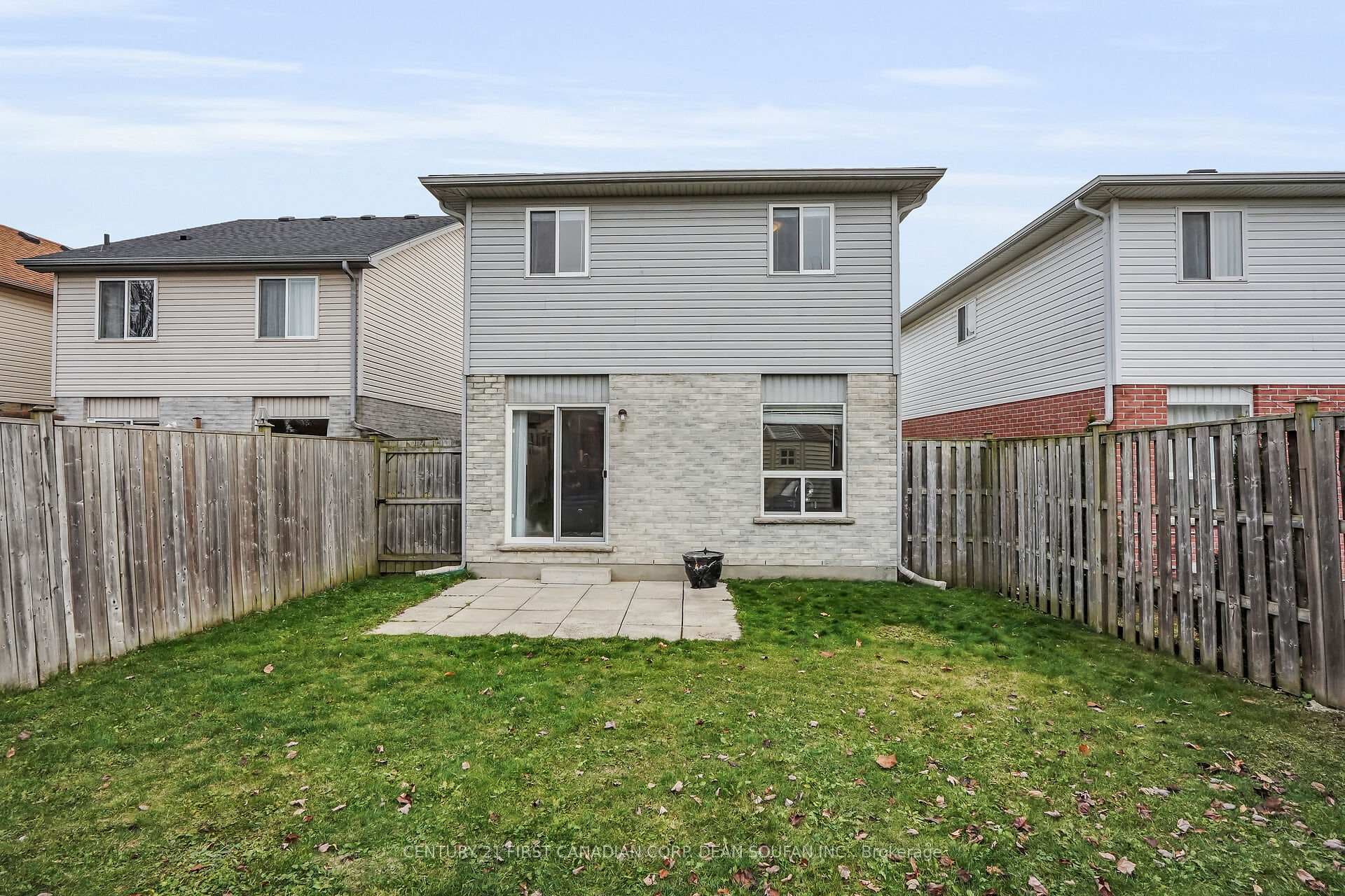 995 Kimball Crescent photo 40