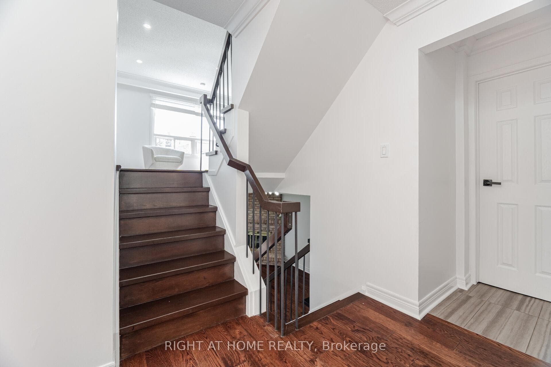 6 Winterfold Drive photo 11