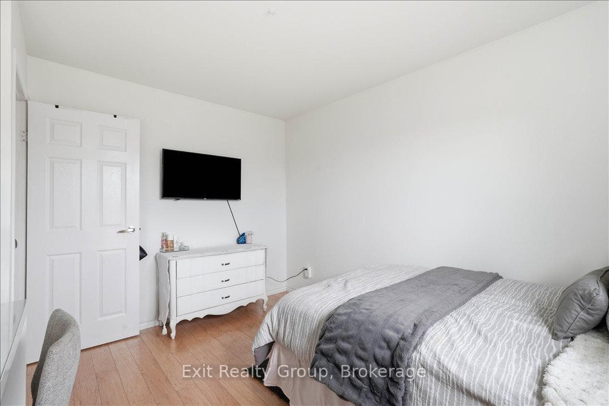 51 Sidney Road photo 18