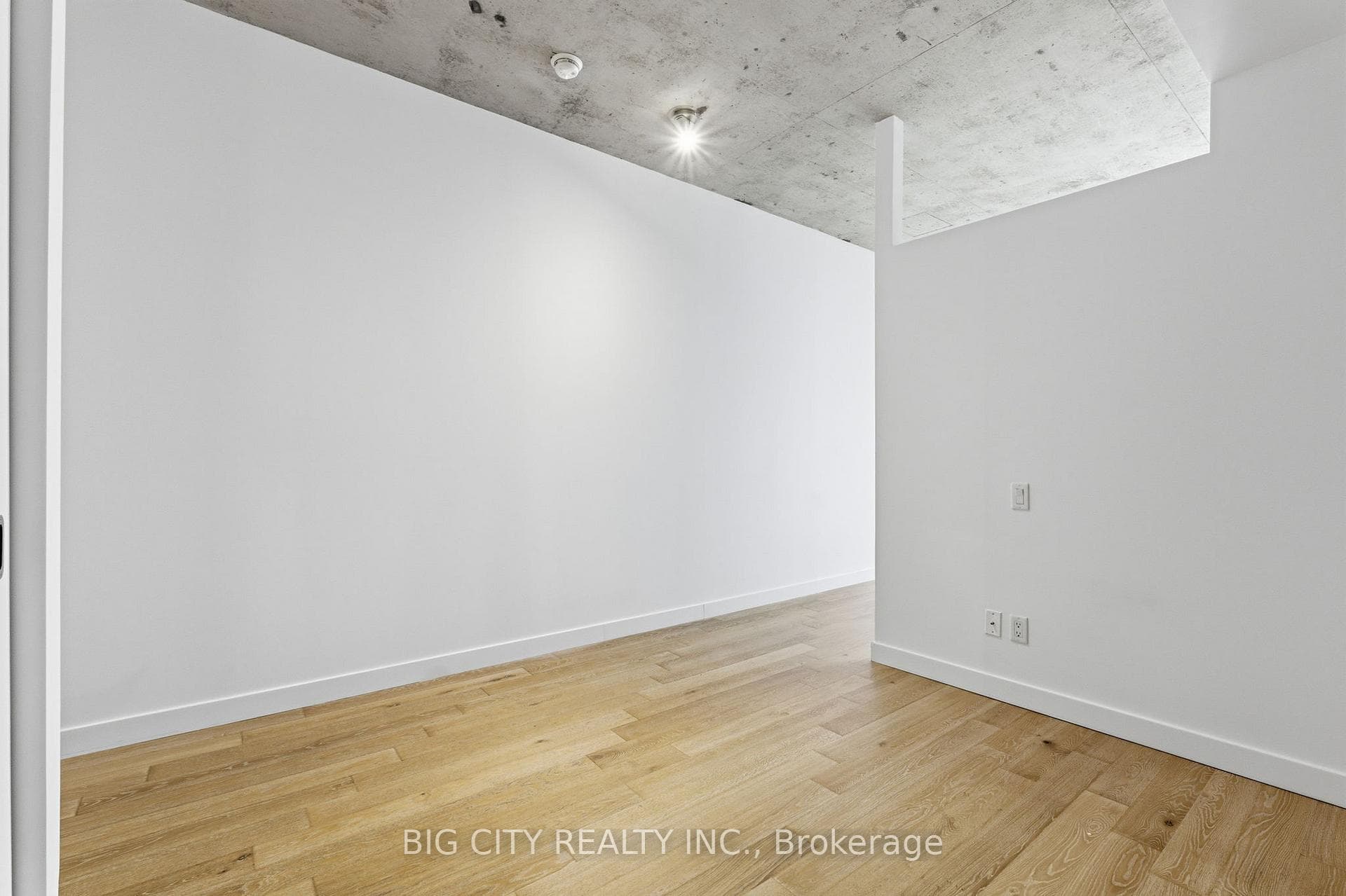 25 Stafford Street Unit 502 photo 6