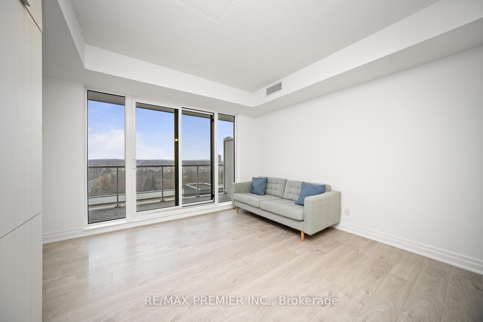 10 Rouge Valley Drive Unit 1204A photo 13