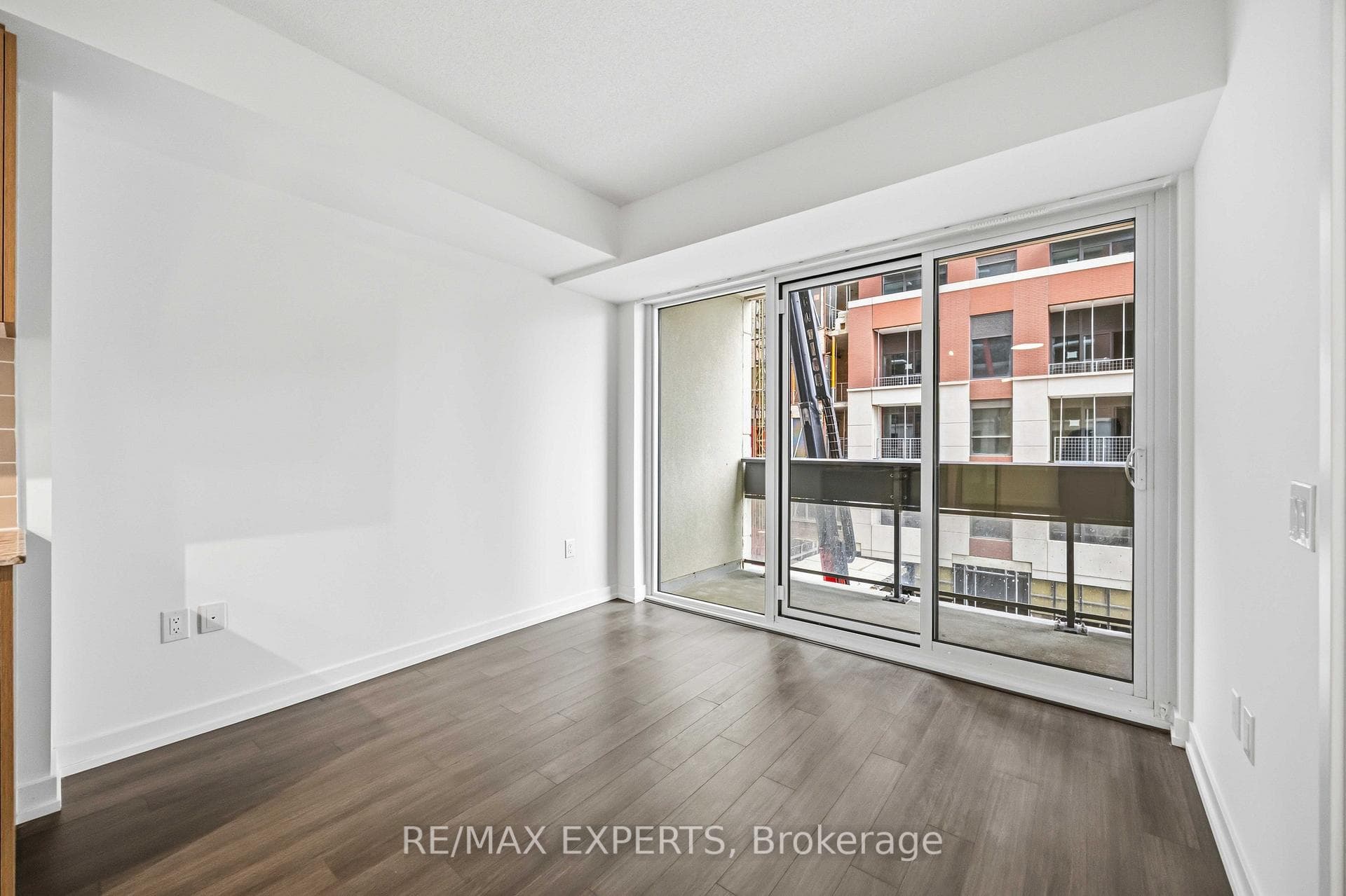 4010 Eglinton Avenue Unit 320 photo 9