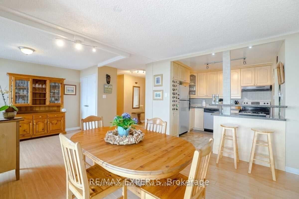 1320 Mississauga Valley Boulevard Unit 908 photo 4