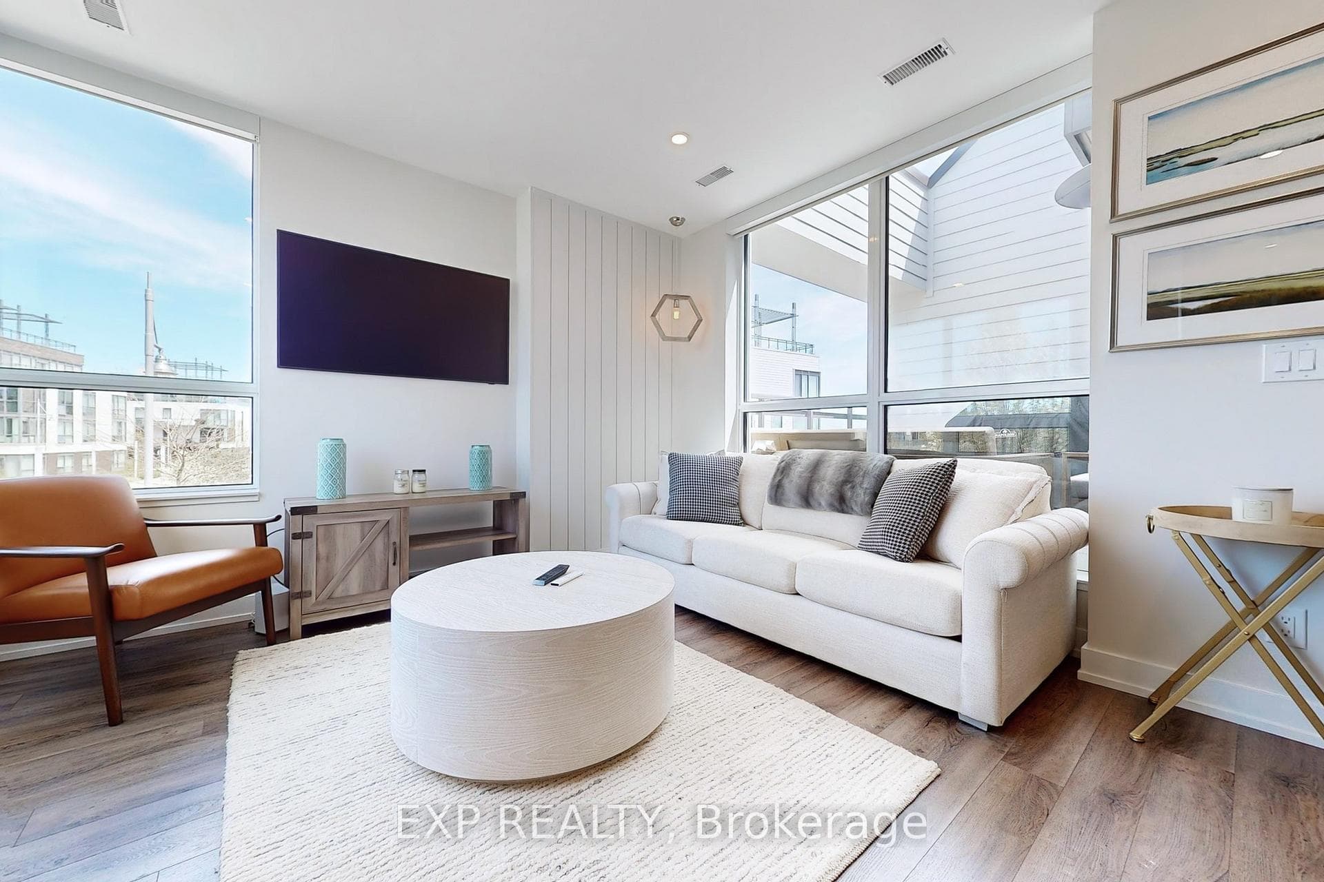 Bright & Spacious