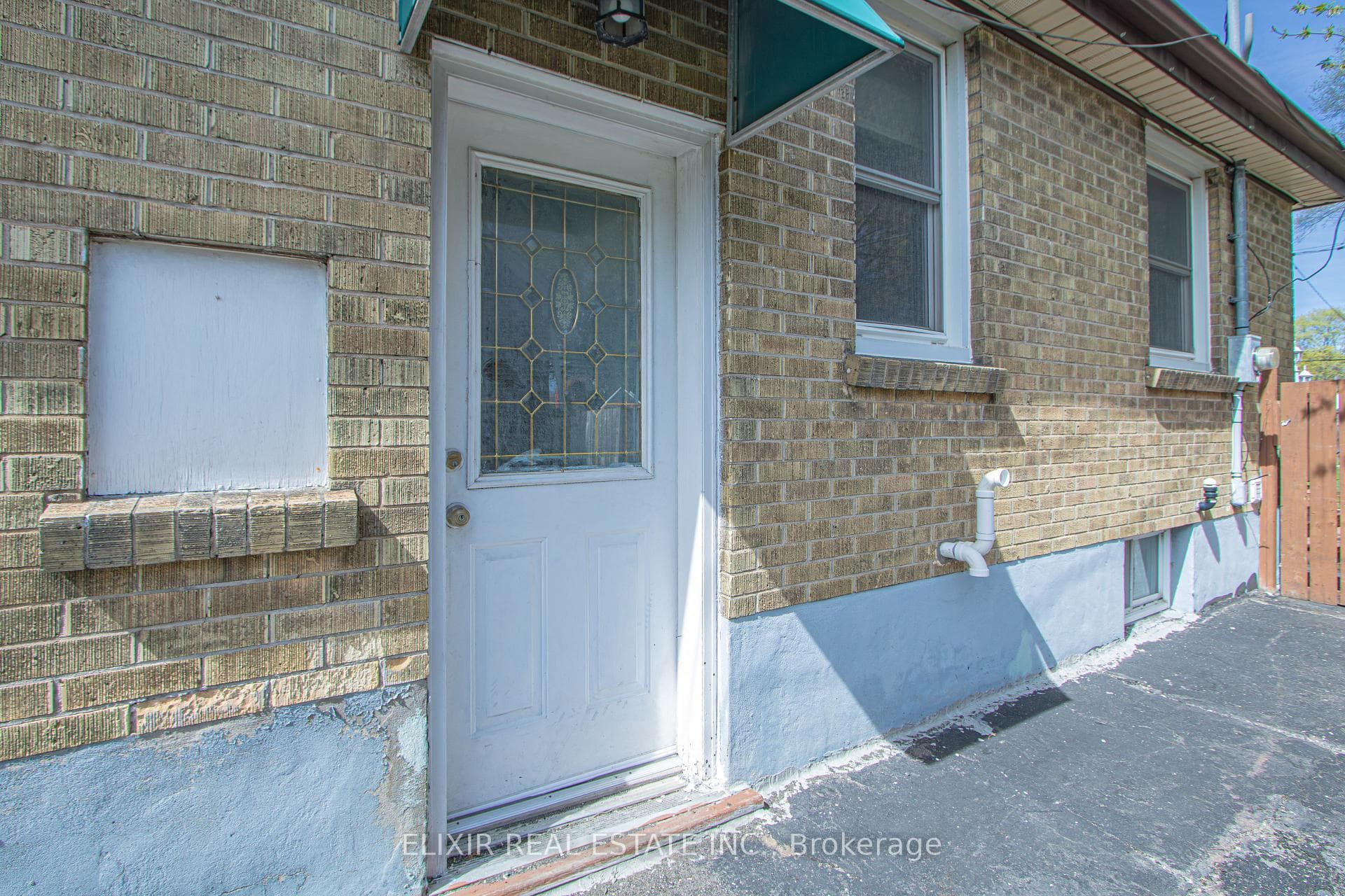 360 HALE Street photo 25