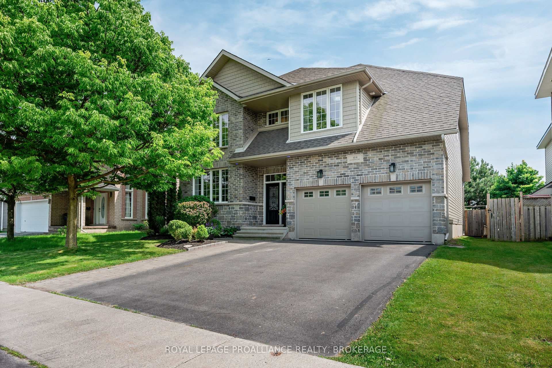 414 Cavendish Crescent photo 1