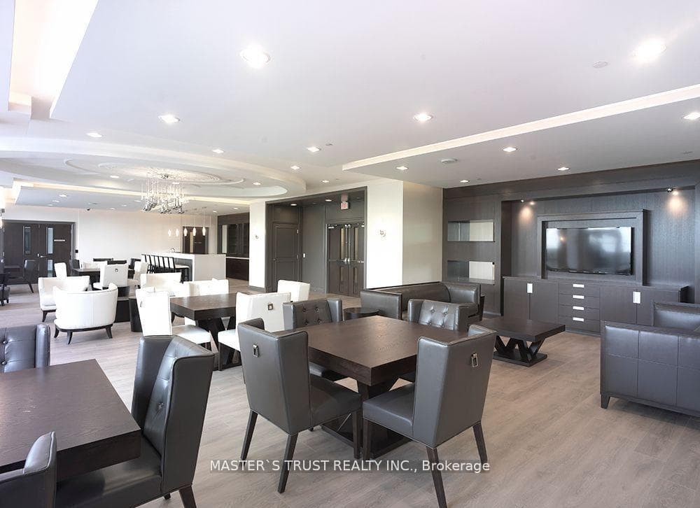 7171 Yonge Street Unit 739 photo 16