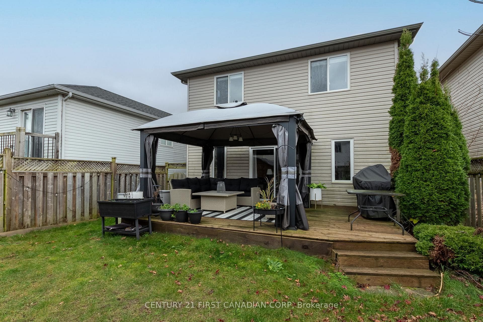 940 Blythwood Road photo 37