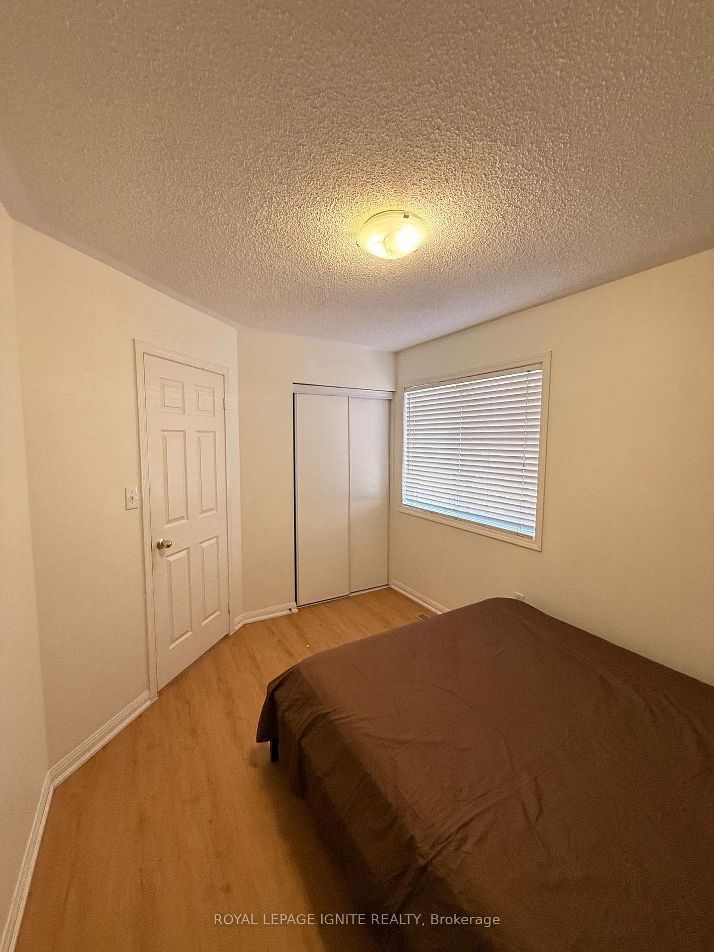 865 Shepherd Place photo 17