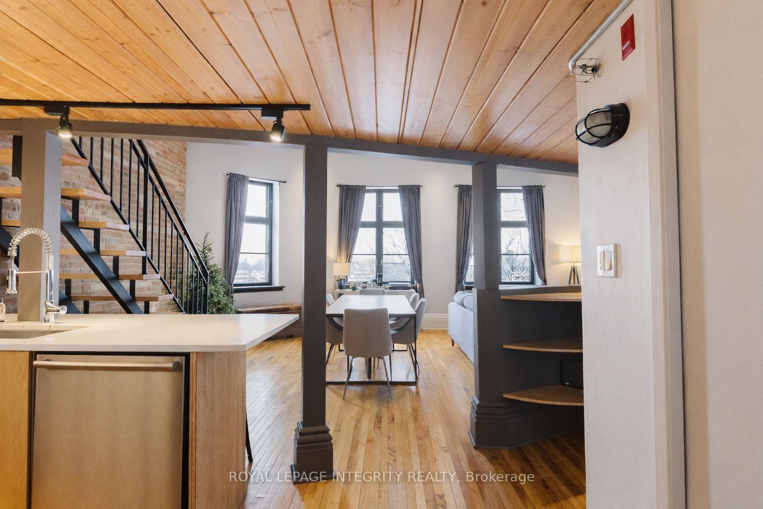 589 Rideau Street Unit 401 photo 4