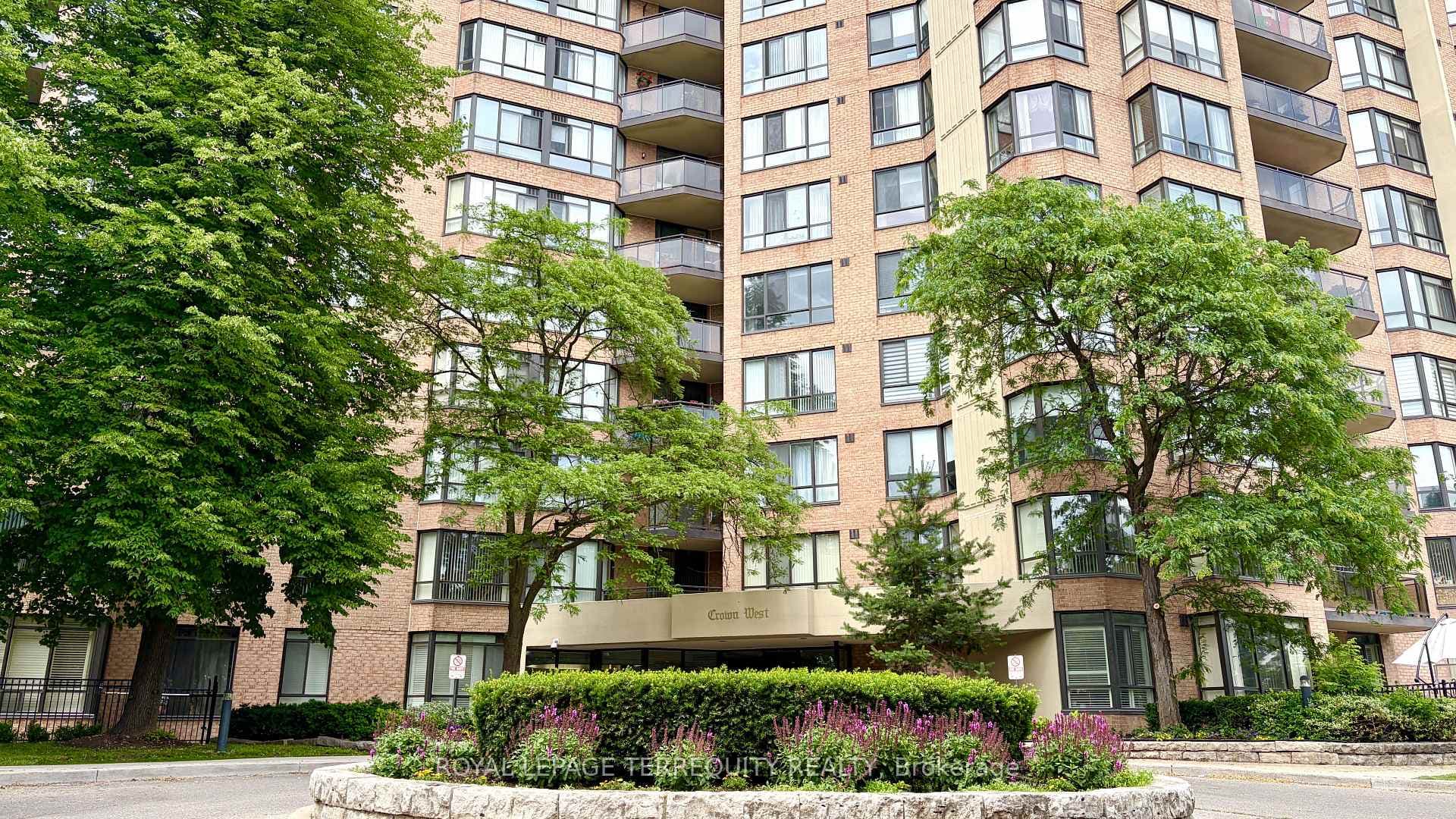 20 Cherrytree Drive Unit 211 photo 1