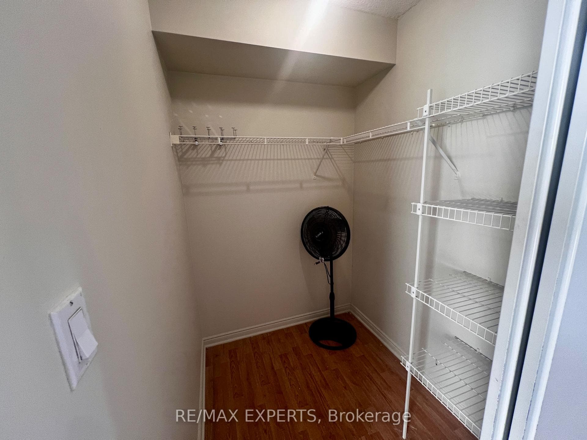 135 Hillcrest Avenue Unit 908 photo 13