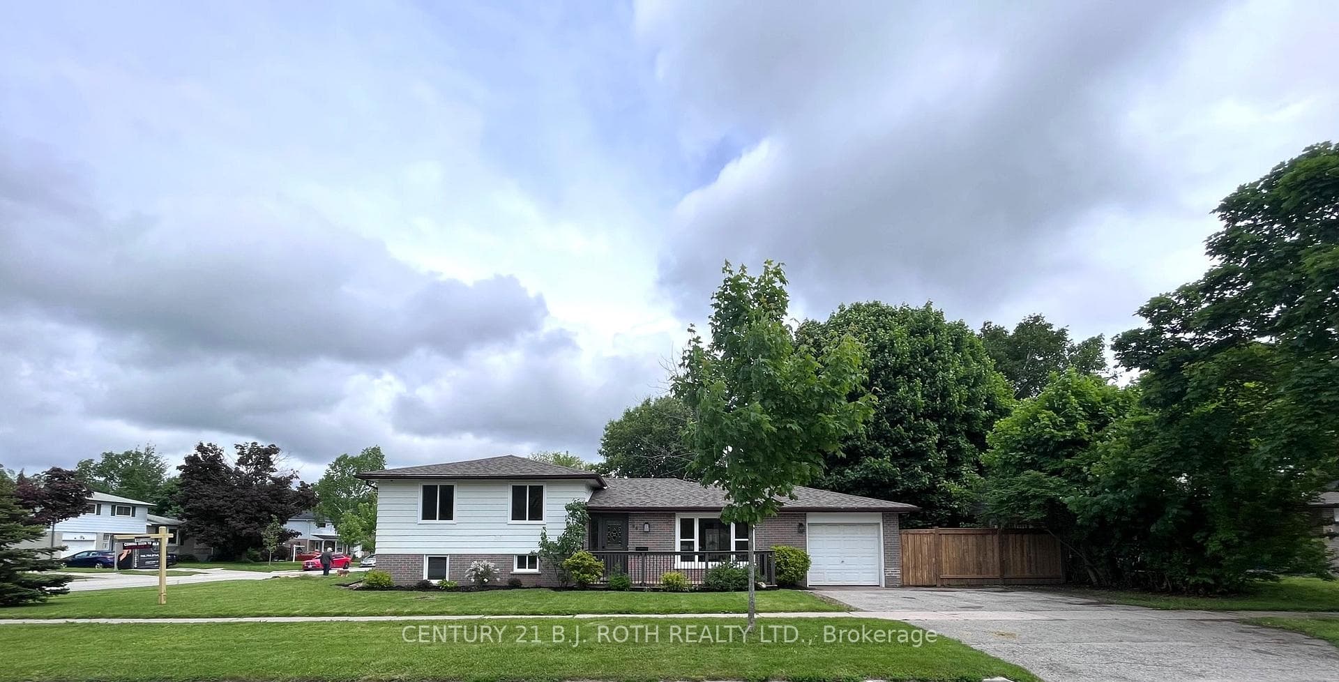 66 College Crescent photo 2